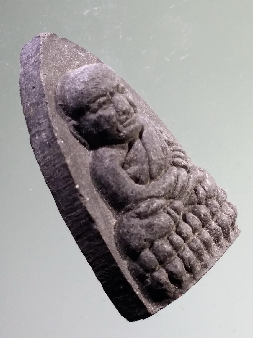 รหัสสินค้า หลวงปู่ทวด วัดต่างๆ 557 หลวงปู่ทวด เนื้อผงผสมว่าน หลังยันต์นะเฉลียวเพช ไม่ทราบปีที่สร้าง