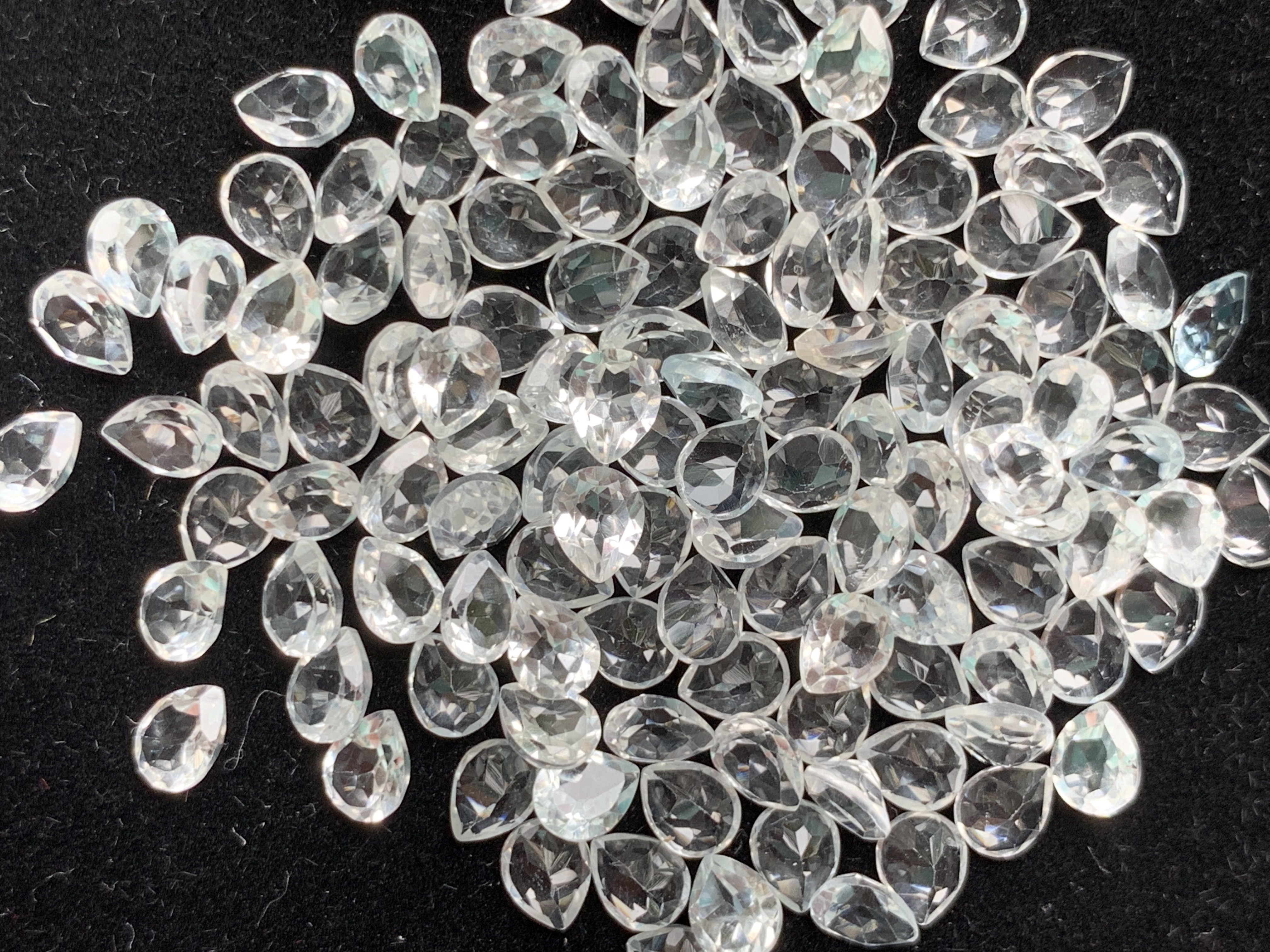 ไวท์โทปาสหยดน้ำ 5X4 มม. 5 กะรัต