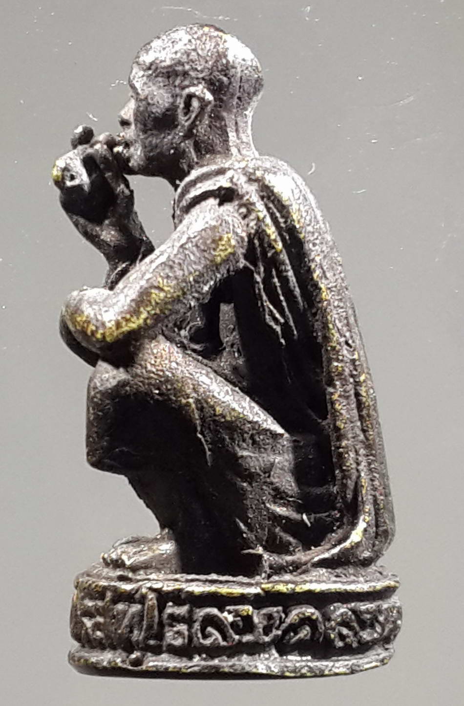 รหัสสินค้า พระกริ่ง พระหล่อ 275 รูปหล่อนั่งเอกลักษณ์ หลวงพ่อคูณ วัดบ้านไร่ อำเภอด่านขุนทด จังหวัดนครราชสีมา สร้างปี 2536