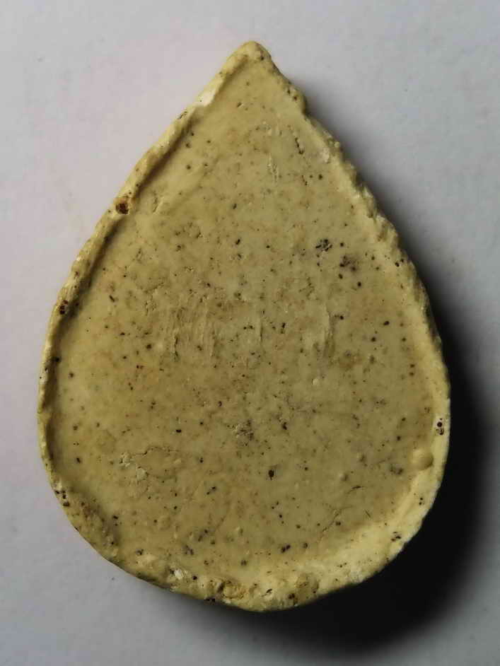 รหัสสินค้า พระเนื้อดิน เนื้อผง เนื้อว่าน 171 แม่นางกวักเนื้อผง พิมพ์หยดน้ำ ไม่ทราบที่