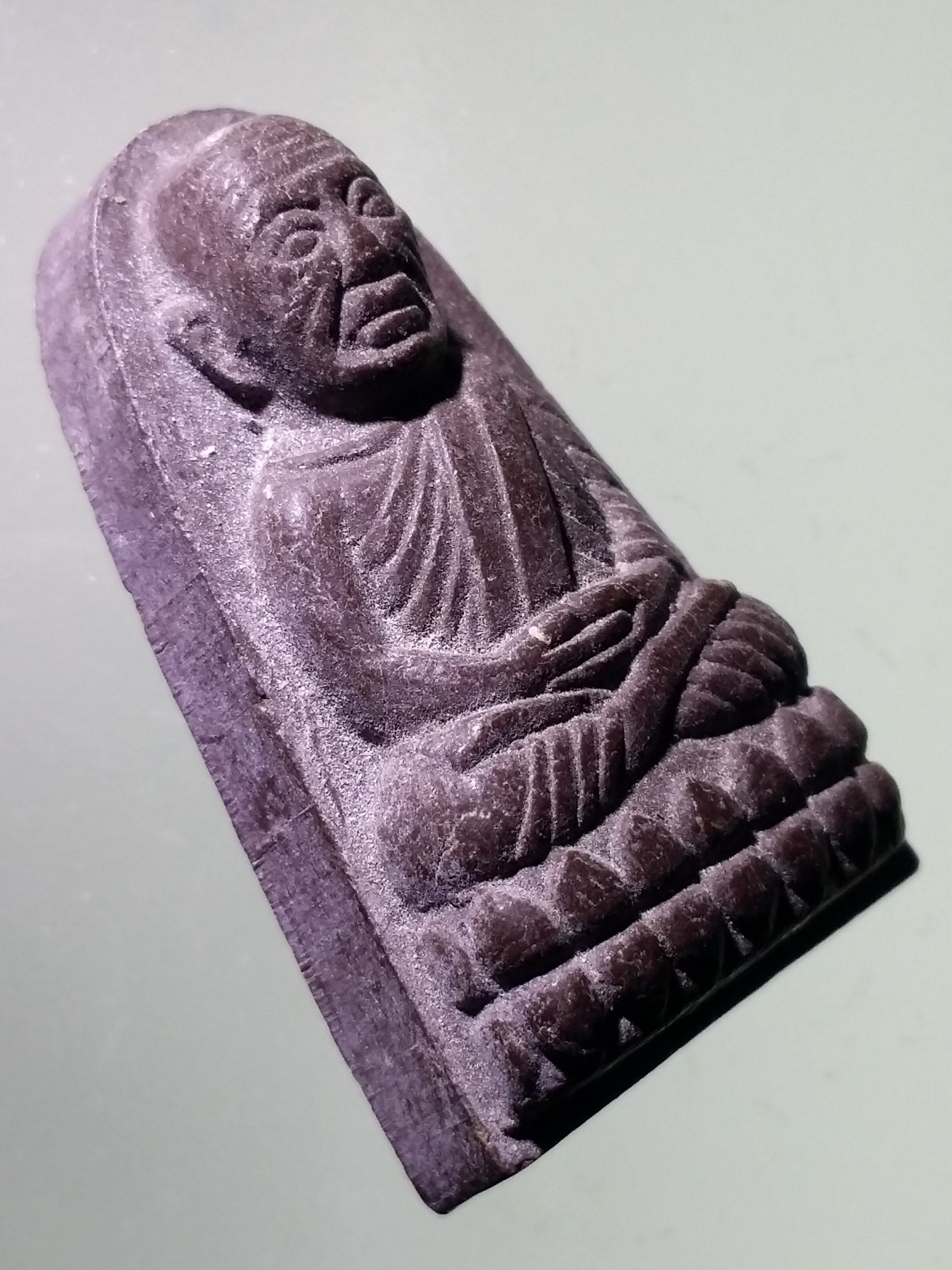 รหัสสินค้า หลวงปู่ทวด วัดต่างๆ 577 หลวงปู่ทวด เนื้อว่านสีน้ำตาล หลวงพ่อรัตนบัณเจิด วัดเวฬุวนาราม อำเภอโพนทราย จังหวัดร้อยเอ็ด ที่ระลึกในงานผูกพัทธสีมา