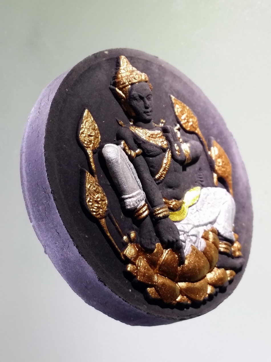 รหัสสินค้า จตุคามรามเทพ 742 พระเทวราชโพธิสัตว์จตุคามรามเทพ รุ่นพรประกาศิต เนื้อว่านดำปัดทองสามกษัตริย์ วัดธรรมิกราช จังหวัดอยุธยา พิธีมังคลาภิเษก เทวาภิเษก ศาลหลักเมือง วัดพระมหาธาตุวรมหาวิหาร จังหวัดนครศรีธรรมราช สร้างปี 2550