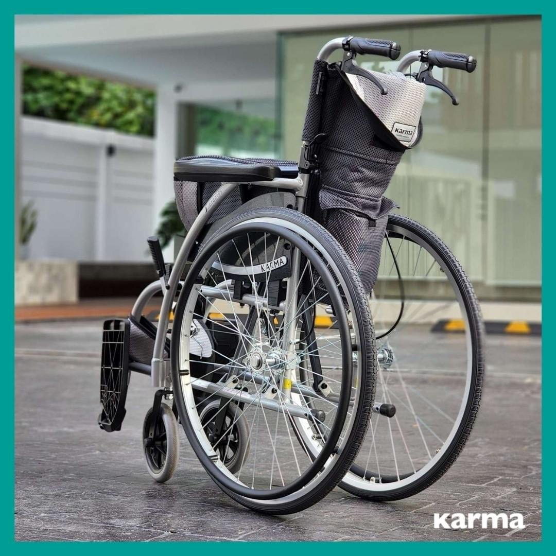 รถเข็นอลูมินัมอัลลอยด์คาร์ม่า รุ่น S-Ergo 105 (WheelChair KARMA S-Ergo 105) เบาะหนานุ่มสีเทาเท่ห์ นั่งสบายสไตล์เบาะรูปตัว S-Shape ของแท้ รับประกันศูนย์ไทย 5 ปี