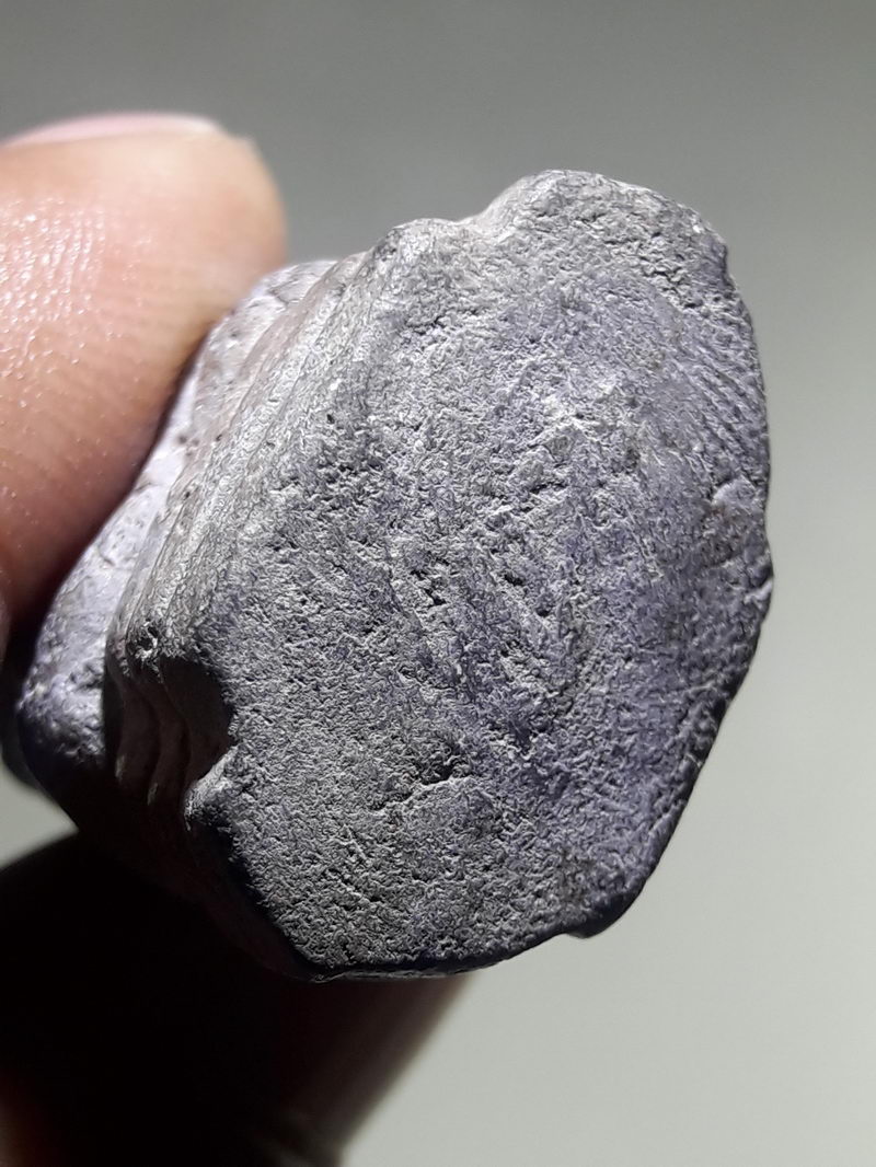 รหัสสินค้า พระเนื้อดิน ผง ว่าน 10508 รูปหล่อลอยองค์ เนื้อผงใบลาน บรมครูเทพโลกอุดร พิมพ์พนมมืออธิษฐานฤทธิ์ กรุวังหน้า