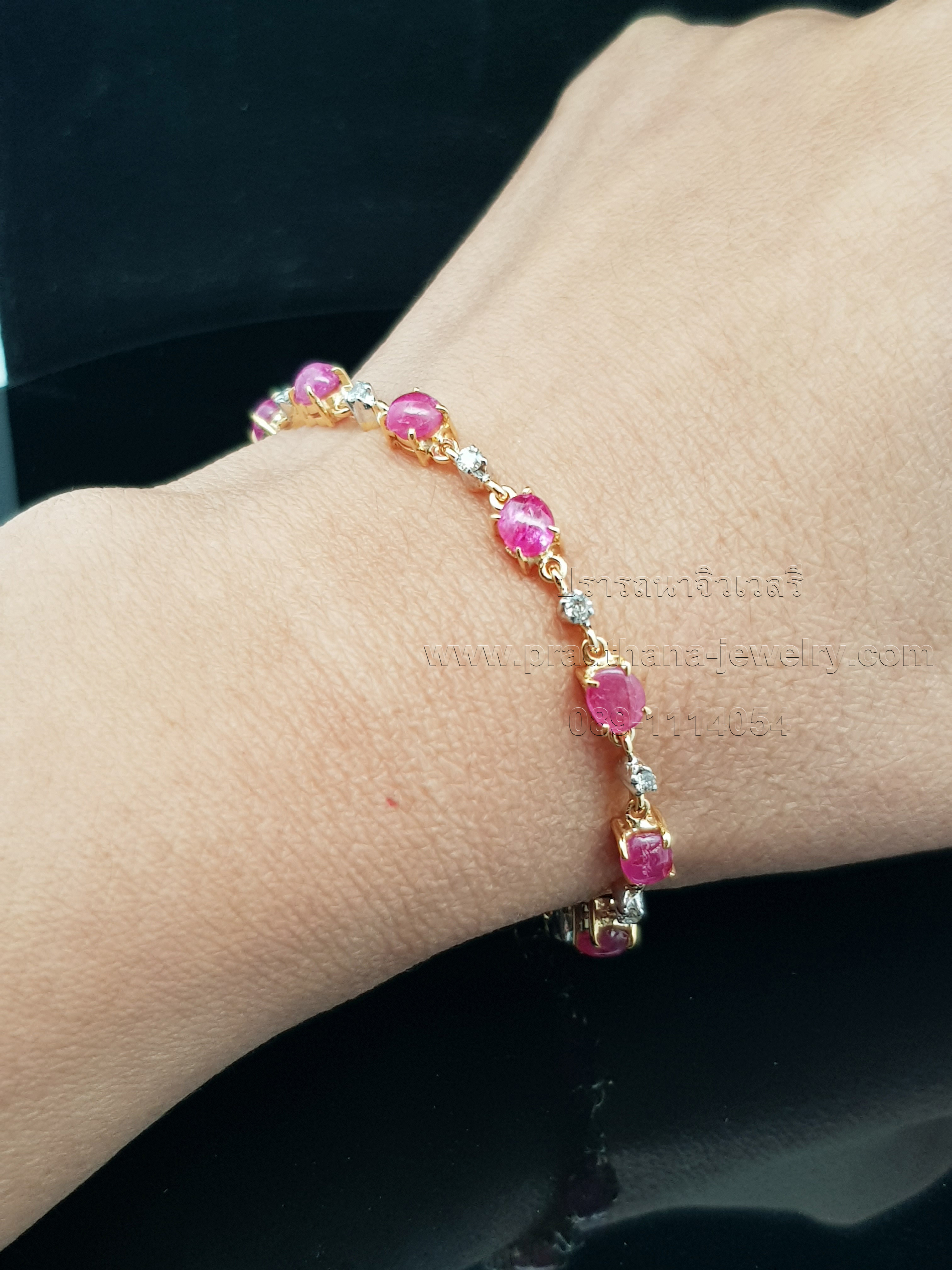 สร้อยข้อมือโบราณทับทิมคั่นเพชร **ขายแล้ว**