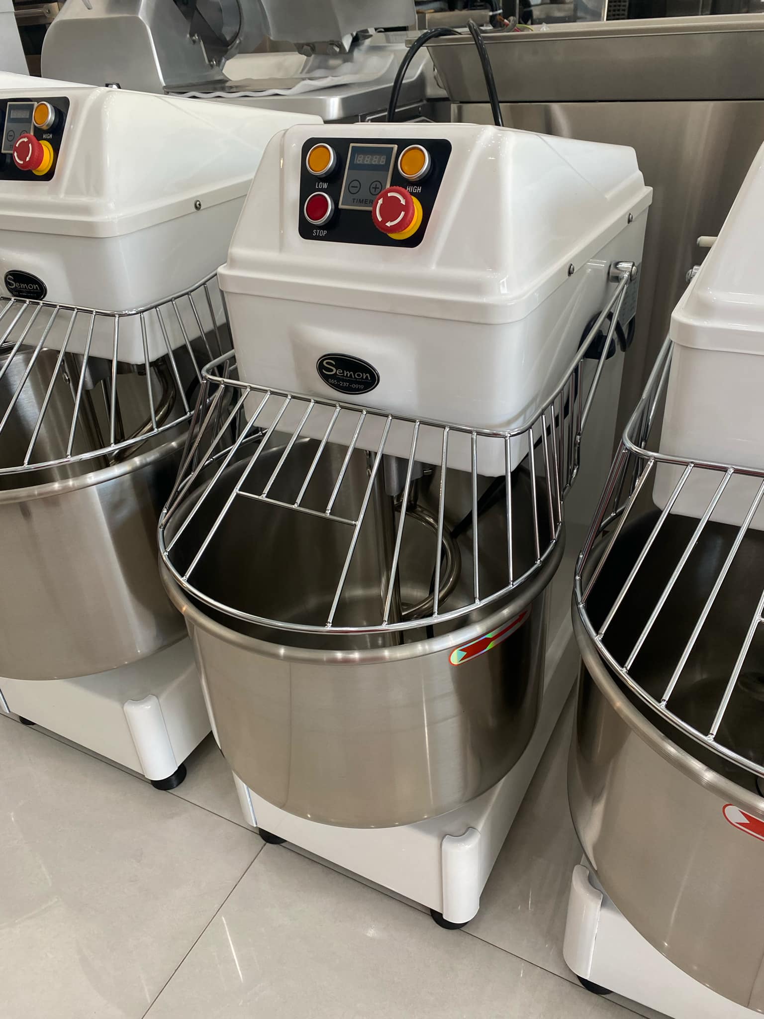 เครื่องนวดแป้ง 30 ลิตร 2 สปีด Si-SM30 แบรนด์ Semon