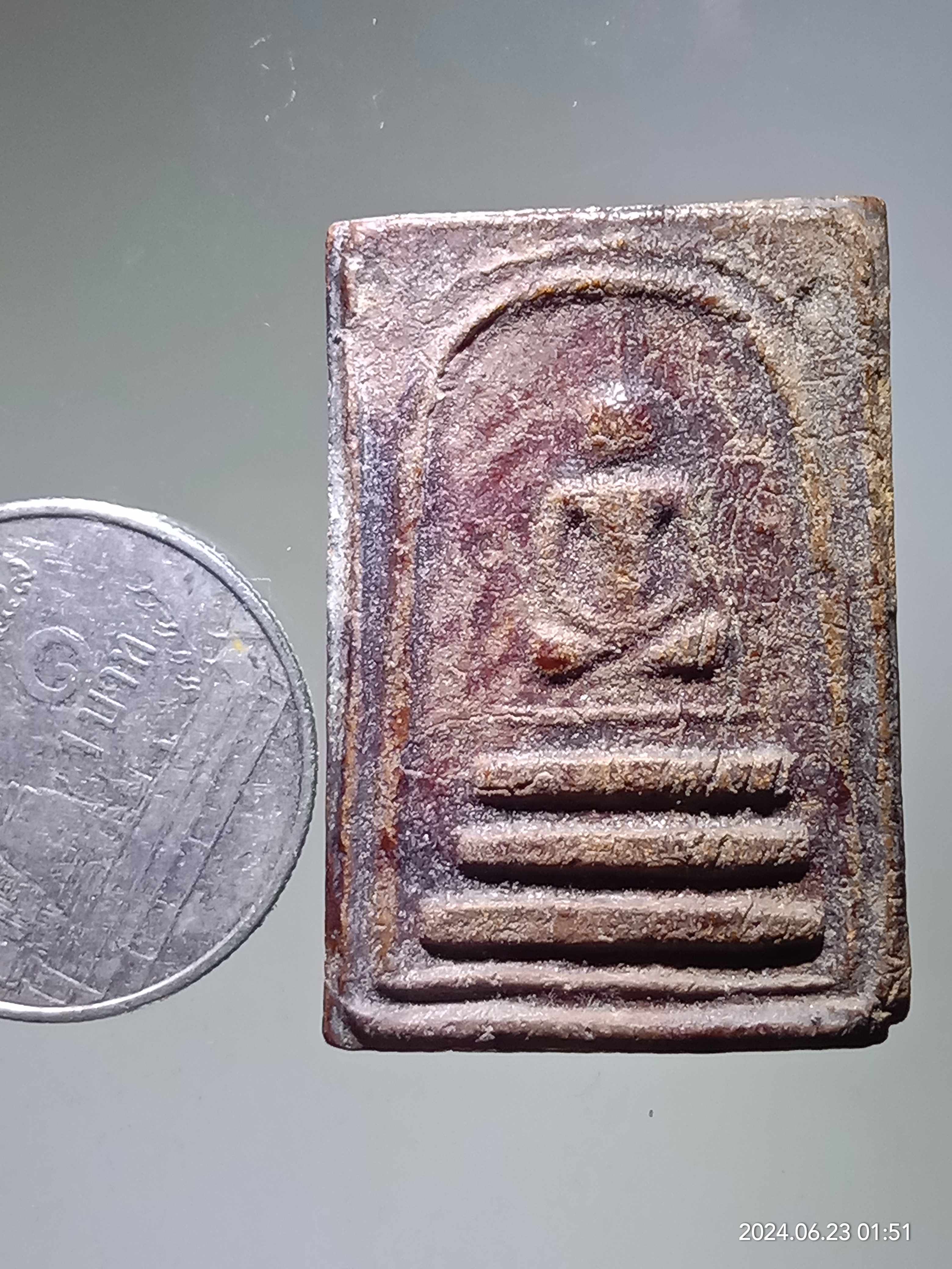 รหัสสินค้า พระสมเด็จ วัดต่างๆ 1209 พระสมเด็จข้างอุ หลวงพ่อเงิน วัดบางคลาน จังหวัดพิจิตร พระองค์นี้ลงรักน้ำเกลี้ยงมาแต่เดิม ตัวอุ กดพิมพ์มาไม่ชัด พิจารณาก่อนเช่าบูชาด้วยนะครับ