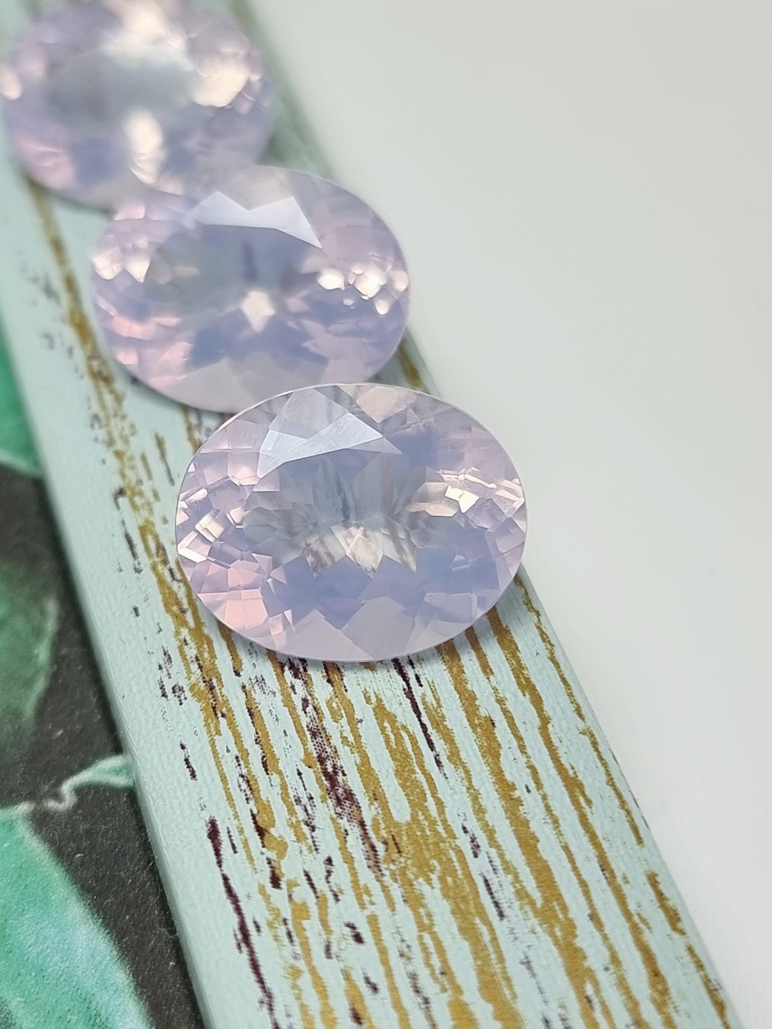 size 7-8กะรัต พลอย Lavender Quartz แท้ รวม 3 เม็ด ชุดละ 2,900 บาท