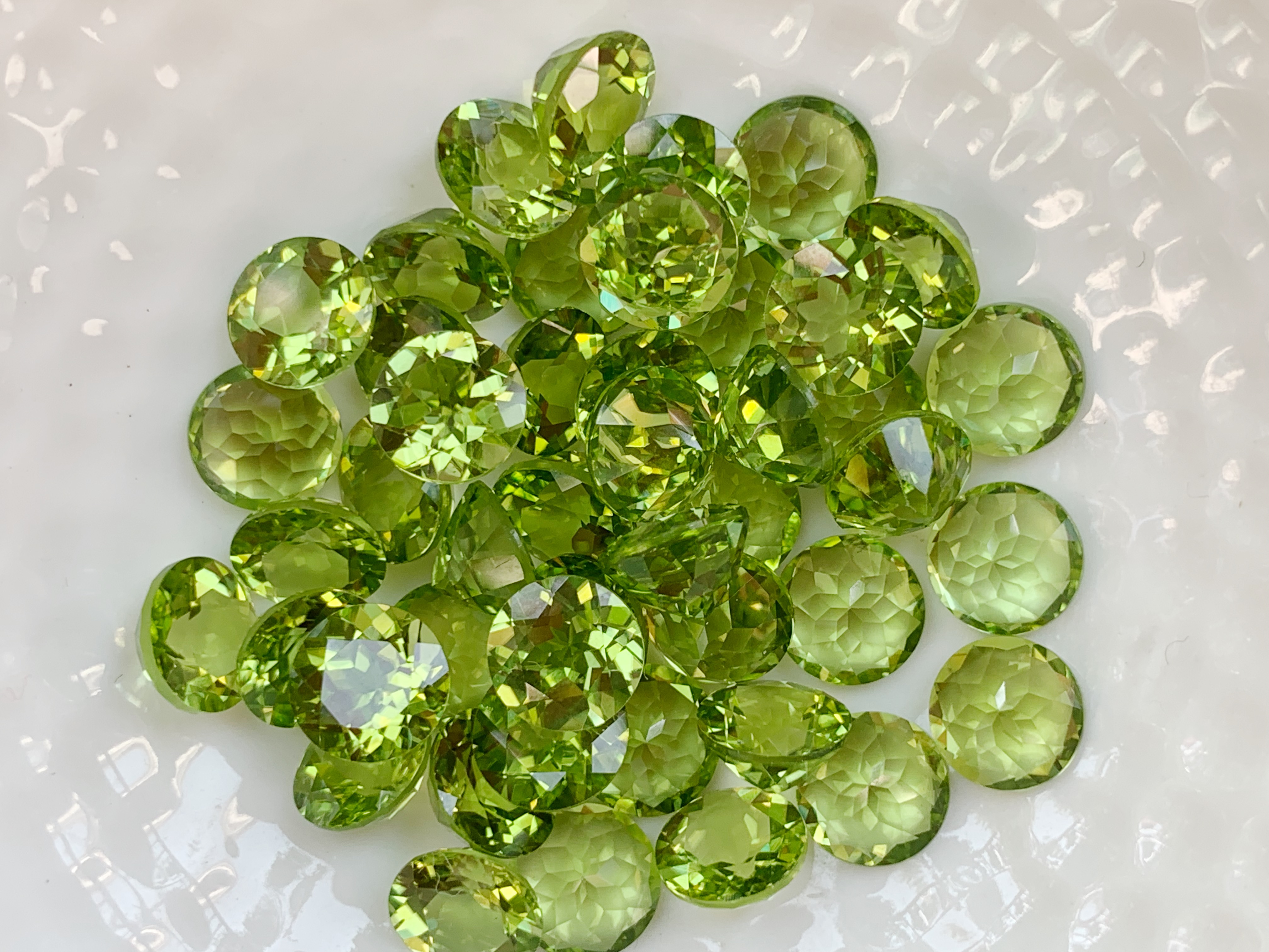 เพอริดอทกลม 7.0 มม. 5 กะรัต