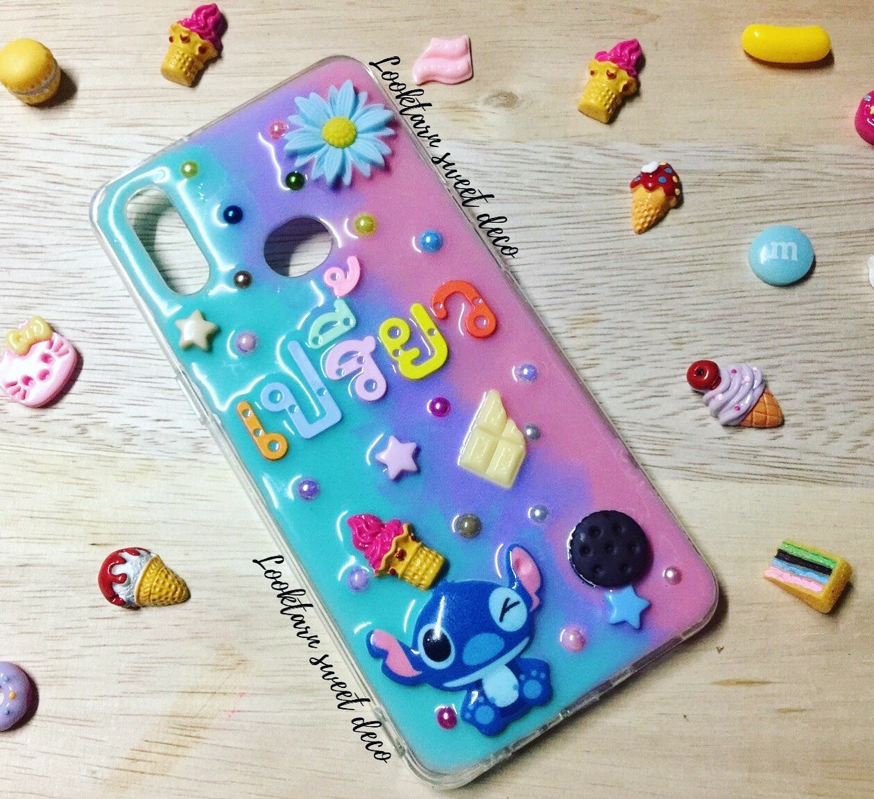 เคสสีเขียนมิ้นท์ สีม่วง สีชมพู อักษรคละสี เพิ่มมุก