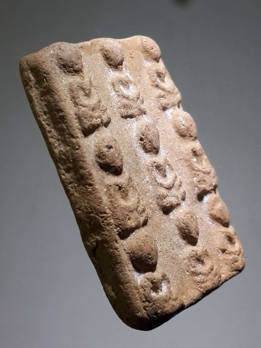 รหัสสินค้า พระไม่ทราบที่ 356 พระเนื้อดินเผา ไม่ทราบที่ น่าจะเป็นพระกรุ พระรายการนี้ให้เช่าบูชาแล้ว