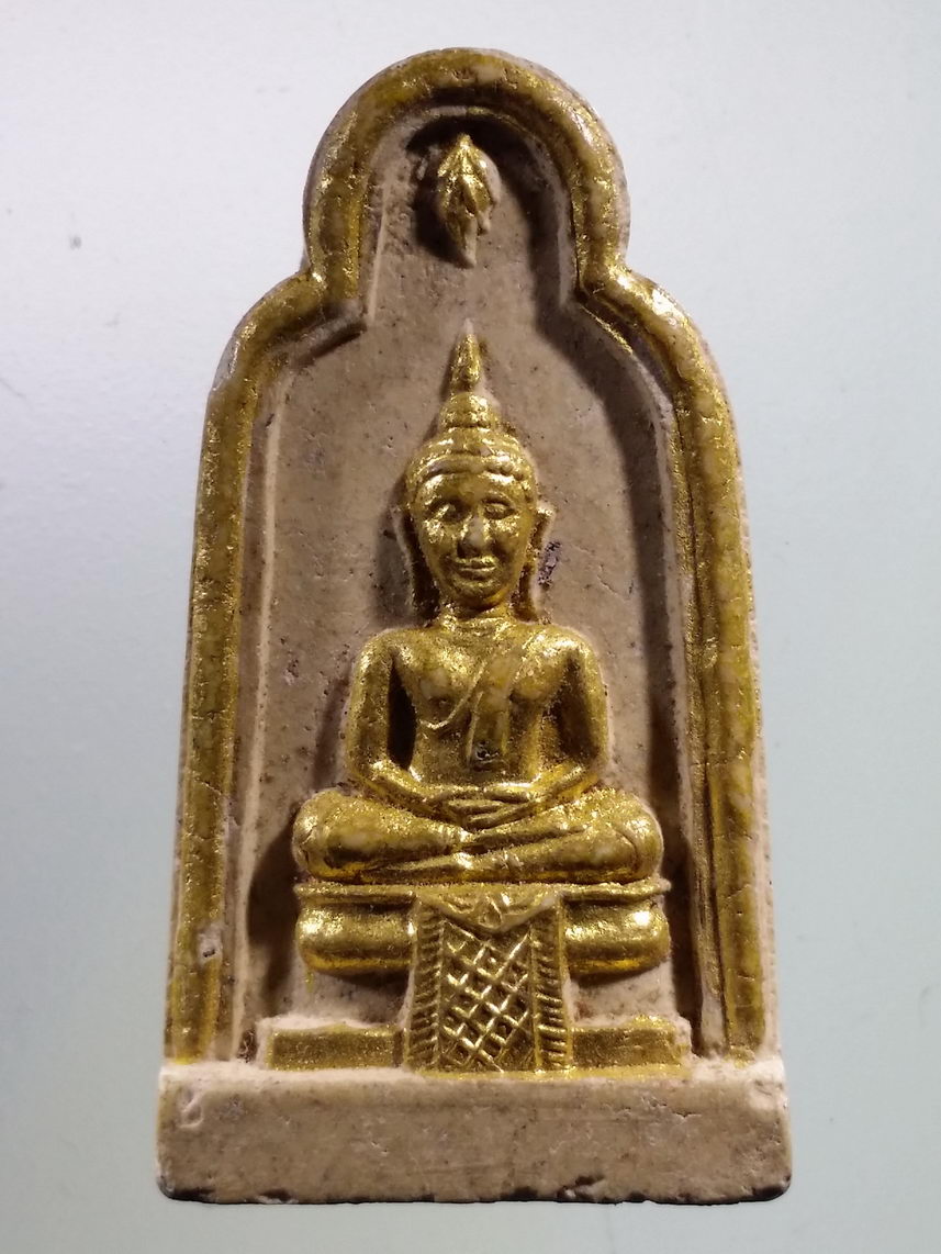 รหัสสินค้า พระเนื้อดิน เนื้อผง เนื้อว่าน 8457 พระผงปิดทองคำเปลว วัดตะโหนดราย จังหวัดสมุทรสงคราม