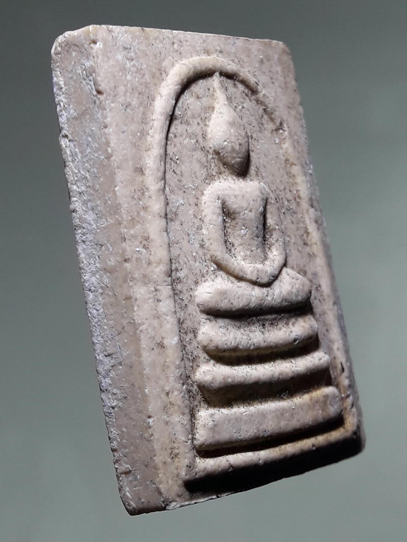 รหัสสินค้า พระสมเด็จ วัดต่างๆ 1315 พระสมเด็จเนื้อผง หลังรูปเหมือนหลวงพ่อแคล้ว วัดโพธิ์เรียง