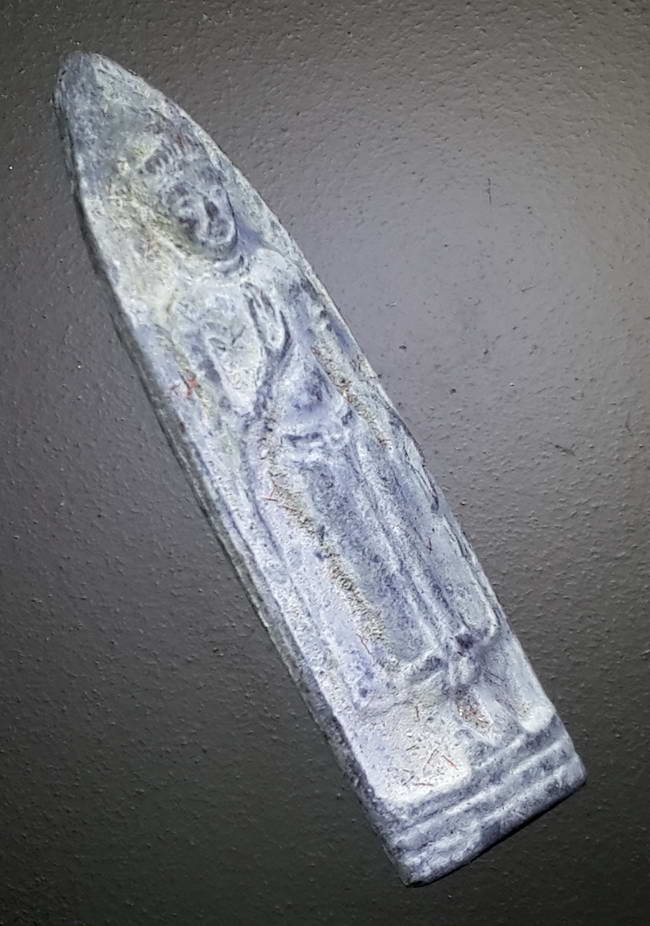 รหัสสินค้า พระมีกล่อง 384 พระร่วงหลังรางปืน เนื้อชินตะกั่ว วัดพระศรีรัตนมหาธาตุ จังหวัดสุโขทัย สร้างปี 2547 พระรายการนี้ให้เช่าบูชาแล้ว