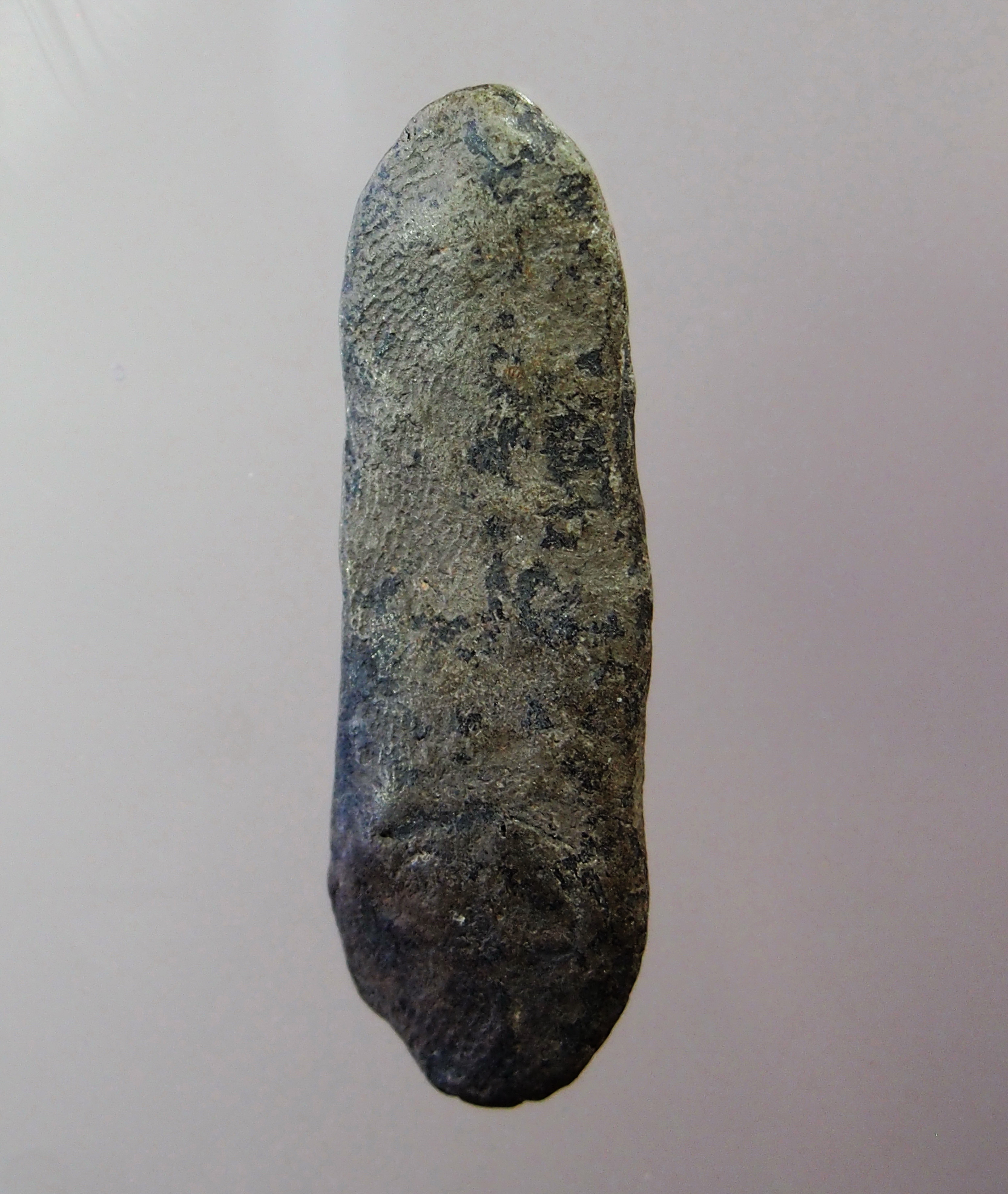 รหัสสินค้า พระกรุ 088 พระร่วงยืนประทานพร เนื้อดำ พิมพ์เล็ก กรุเตาเชลียง จังหวัดสุโขทัย