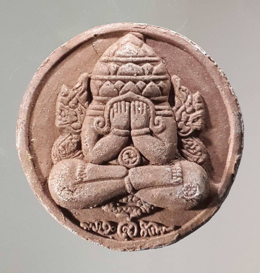 รหัสสินค้า จตุคามรามเทพ 026 จตุคามรามเทพ เนื้อว่านสีน้ำตาล ผสมผงแร่เหล็กน้ำพี้ วัดราษฎร์เจริญ ท่าไร่ จังหวัดนครศรีธรรมราช รุ่น จ้าวฟ้า จ้าวสมุทร พร้อมใบกำกับ จตุคามรามเทพรายการนี้ให้เช่าบูชาแล้ว