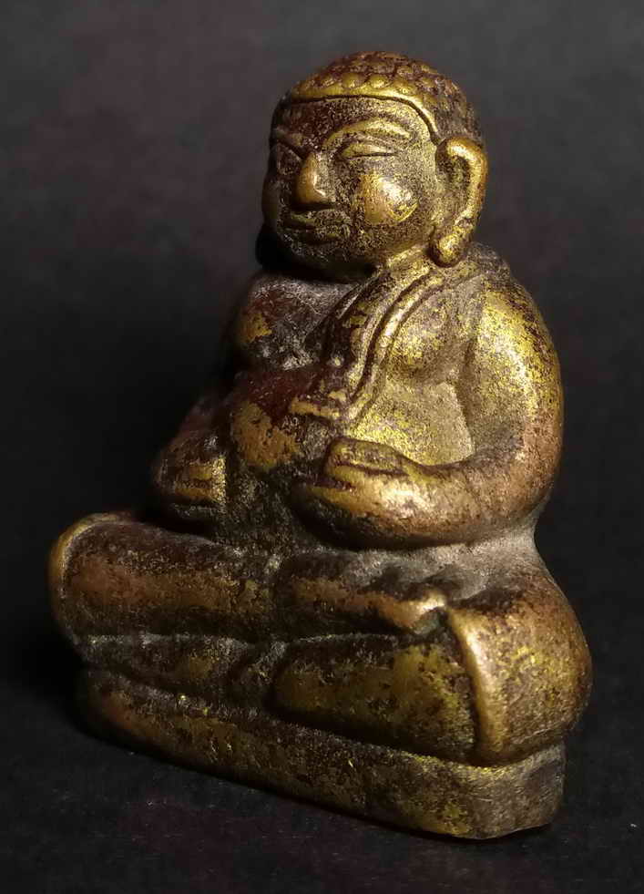 รหัสสินค้า พระกริ่ง พระหล่อ 007 รูปหล่อพระสังกัจจายน์ ไม่ทราบที่ เนื้อทองผสม เก่าครับองค์นี้ทาชาดแดง ที่องค์พระ พระรายการนี้ให้เช่าบูชาแล้ว