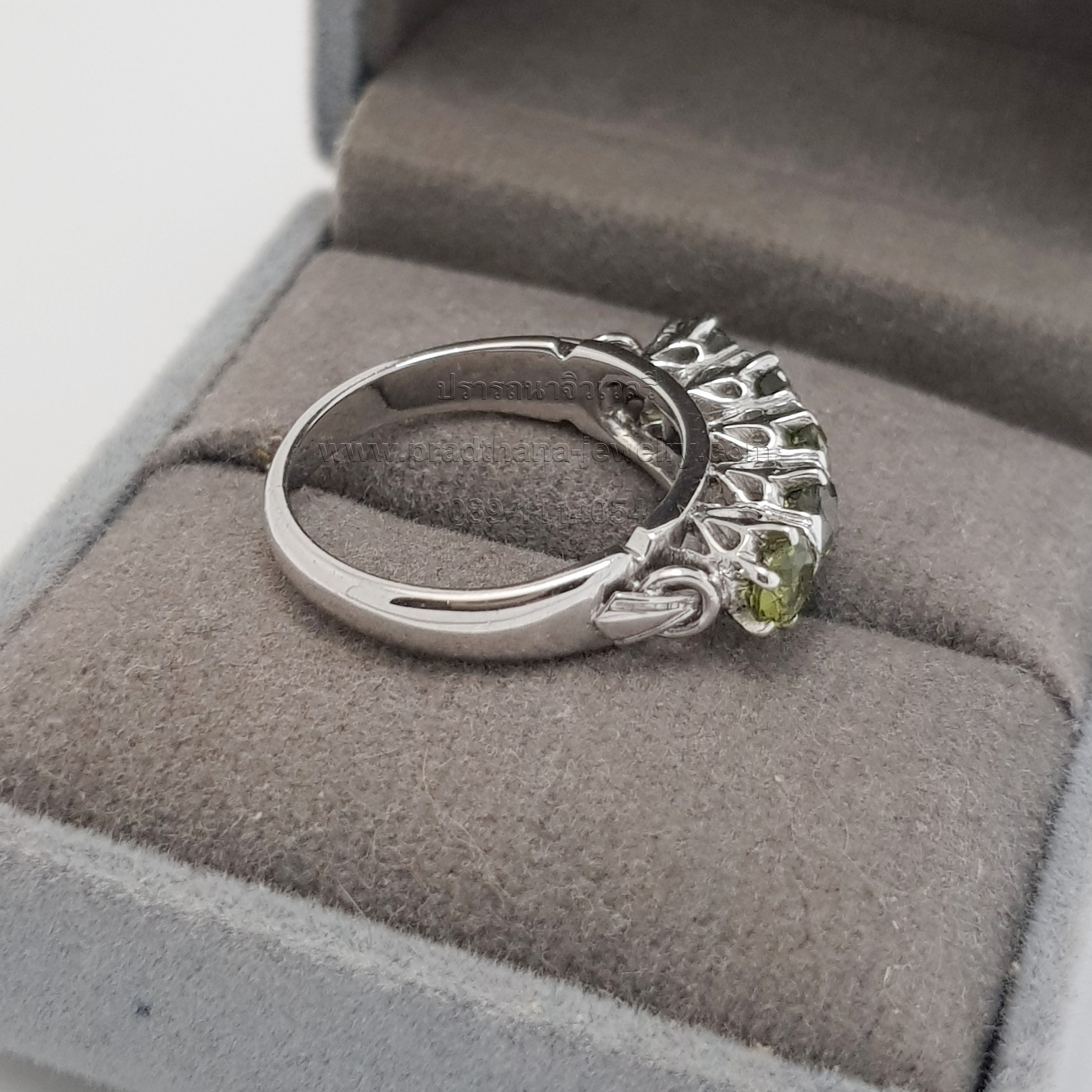 แหวนแถวเขียวส่อง **จองแล้ว**