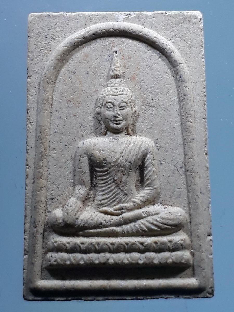 รหัสสินค้า พระเนื้อดิน เนื้อผง เนื้อว่าน 9212 พระพุทธเนื้อผง วัดหนองจอกน้อย ตำบลโคกแย้ อำเภอหนองแค จังหวัดสระบุรี สร้างปี 2548 ที่ระลึกในงานผูกพัทธสีมา