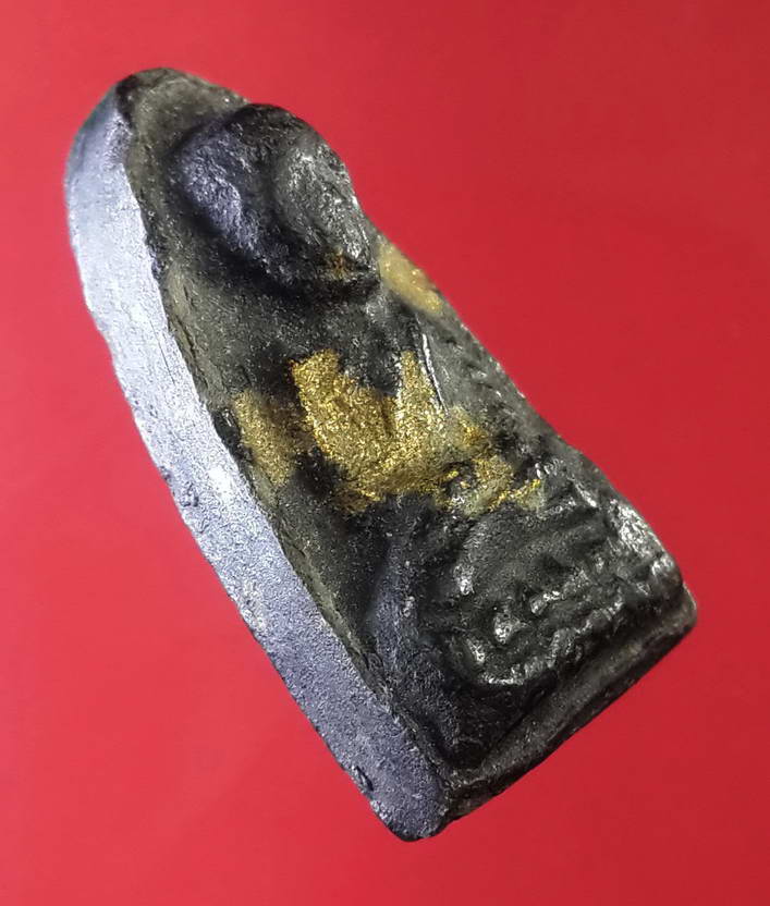 รหัสสินค้า หลวงปู่ทวด วัดต่างๆ 085 หลวงปู่ทวด หลังอุ วัดช้างให้ จังหวัดปัตตานี เนื้อดินเผา ลงรักปิดทอง พระรายการนี้ให้เช่าบูชาแล้ว