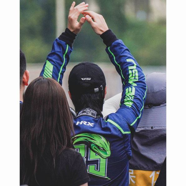 เสื้อยืด หวังอี้ป๋อ Wang Yibo EVISU No.85 Racing