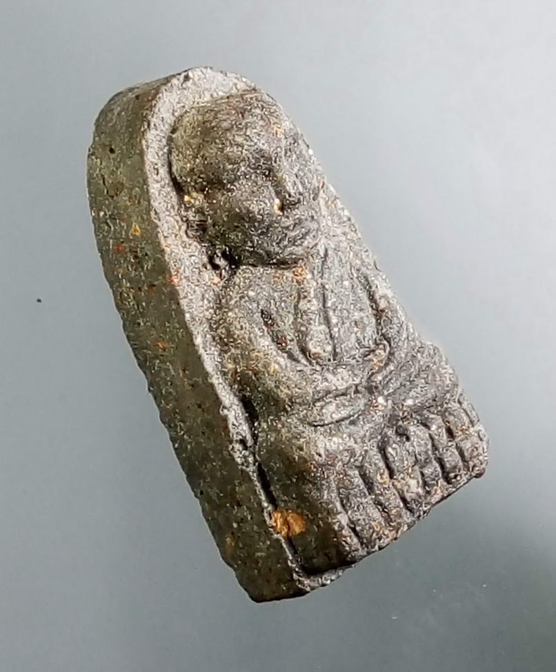 รหัสสินค้า หลวงปู่ทวด วัดต่างๆ 095 หลวงปู่ทวดเนื้อว่าน พิมพ์พระรอดจิ๋ว ออกวัดห้วยมงคล จังหวัดประจวบคีรีขันธ์ พระรายการนี้ให้เช่าบูชาแล้ว