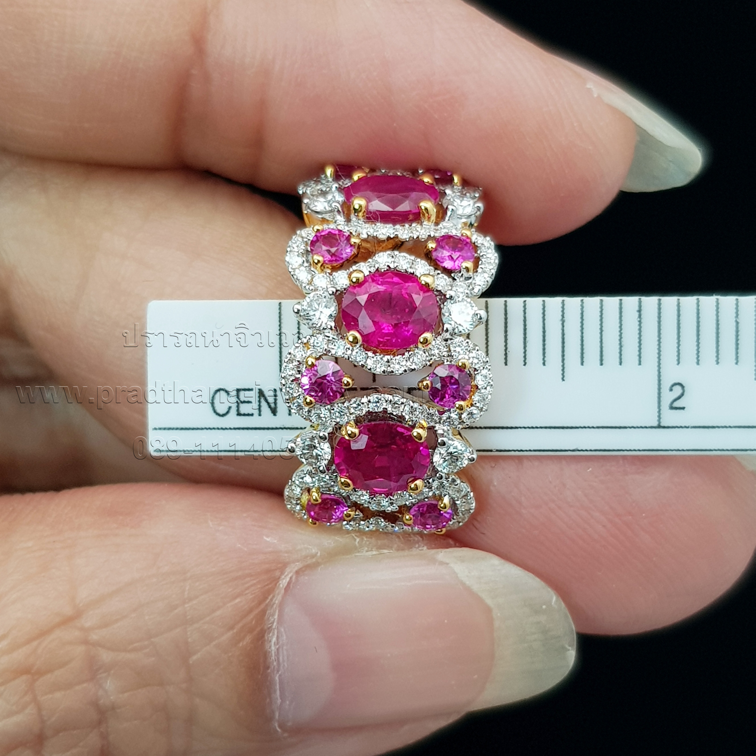 แหวนทับทิมประดับเพชร