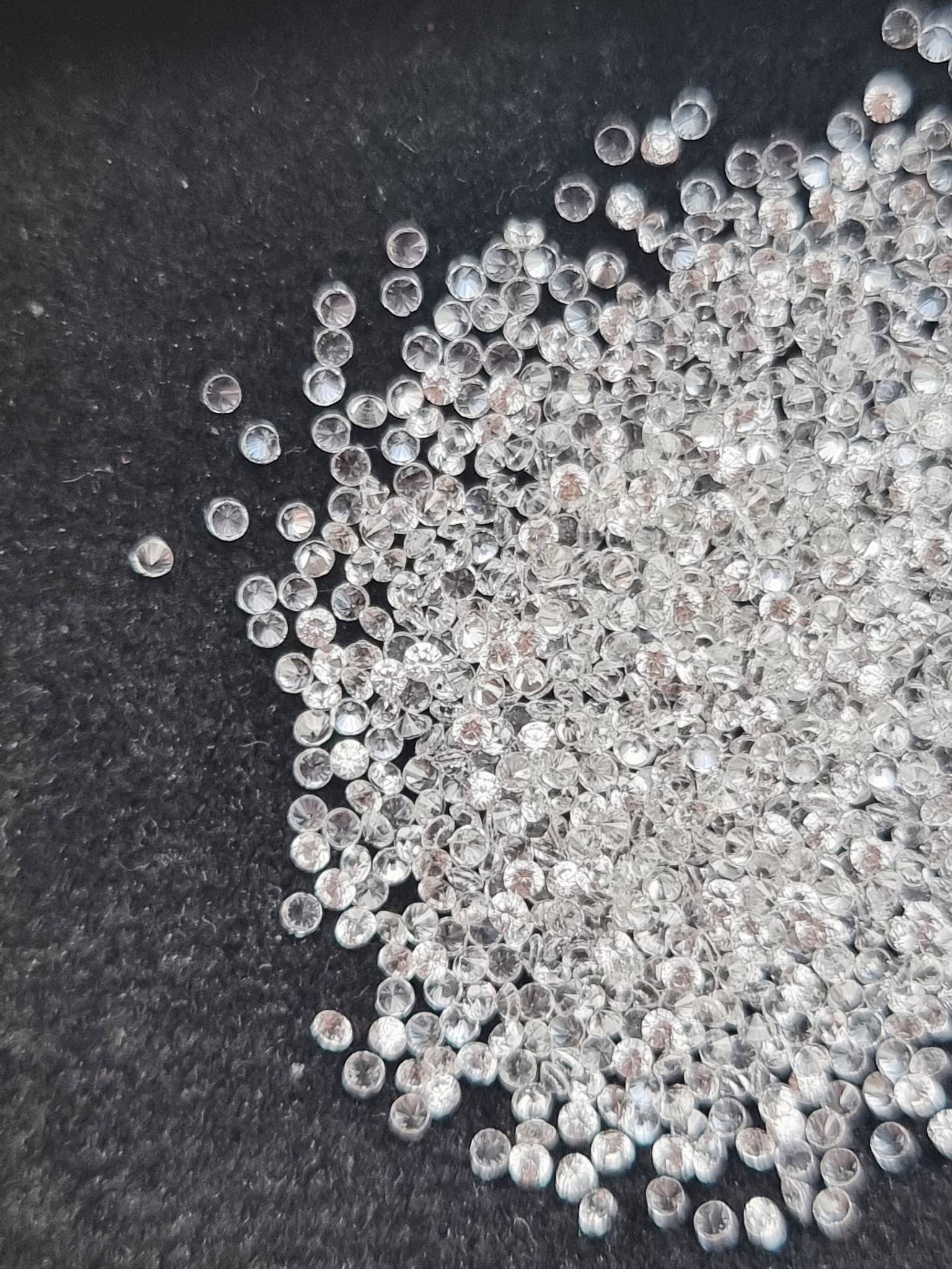 เพทายขาวกลมเจียรเหลี่ยม Size 1.2 มม. 1 กะรัต