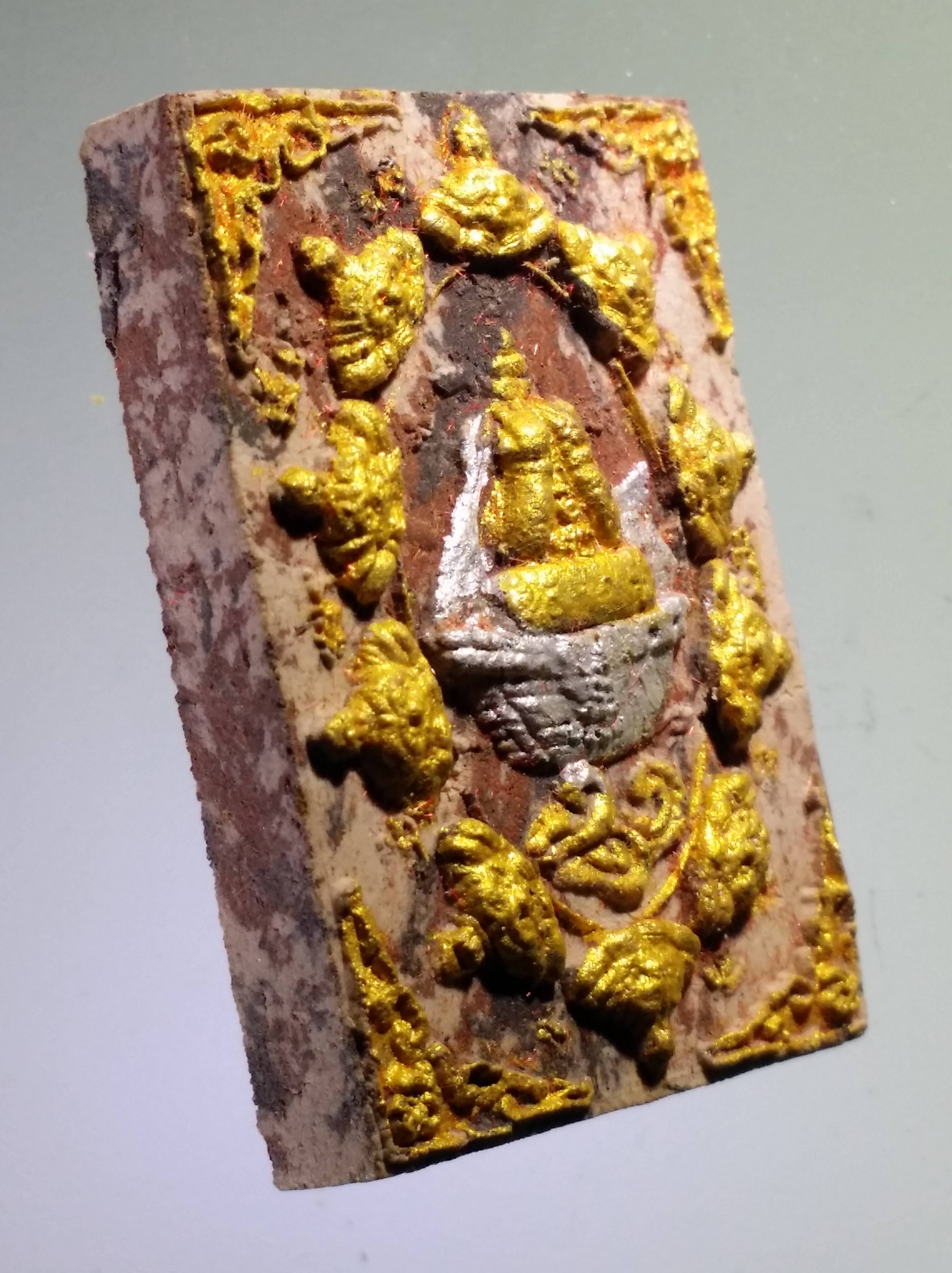 รหัสสินค้า จตุคามรามเทพ 435 พระปิดตาพังพระกาฬ เนื้อผง ก้นครกปัดทอง หลักเสาหลักเมือง รุ่นนาวามหาลาภ วัดคงคาวดี จังหวัดนครศรีธรรม ที่ระลึก 60 ปีแห่งการครองราชย์ สร้างปี 2549 ปลุกเสกพิธีจตุคามรามเทพ