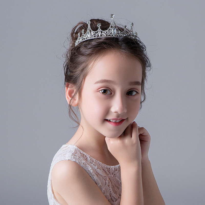 As2324- พร้อมส่งจากไทย มงกุฎเพชรประดับ แวววาว สวยหรูดูแพงเหมือนแบบ เด็กโต-ผู้ใหญ่ เส้นผ่าศูนย์กลาง 14.5cm.ดัดปรับขนาดได้เล็กน้อย