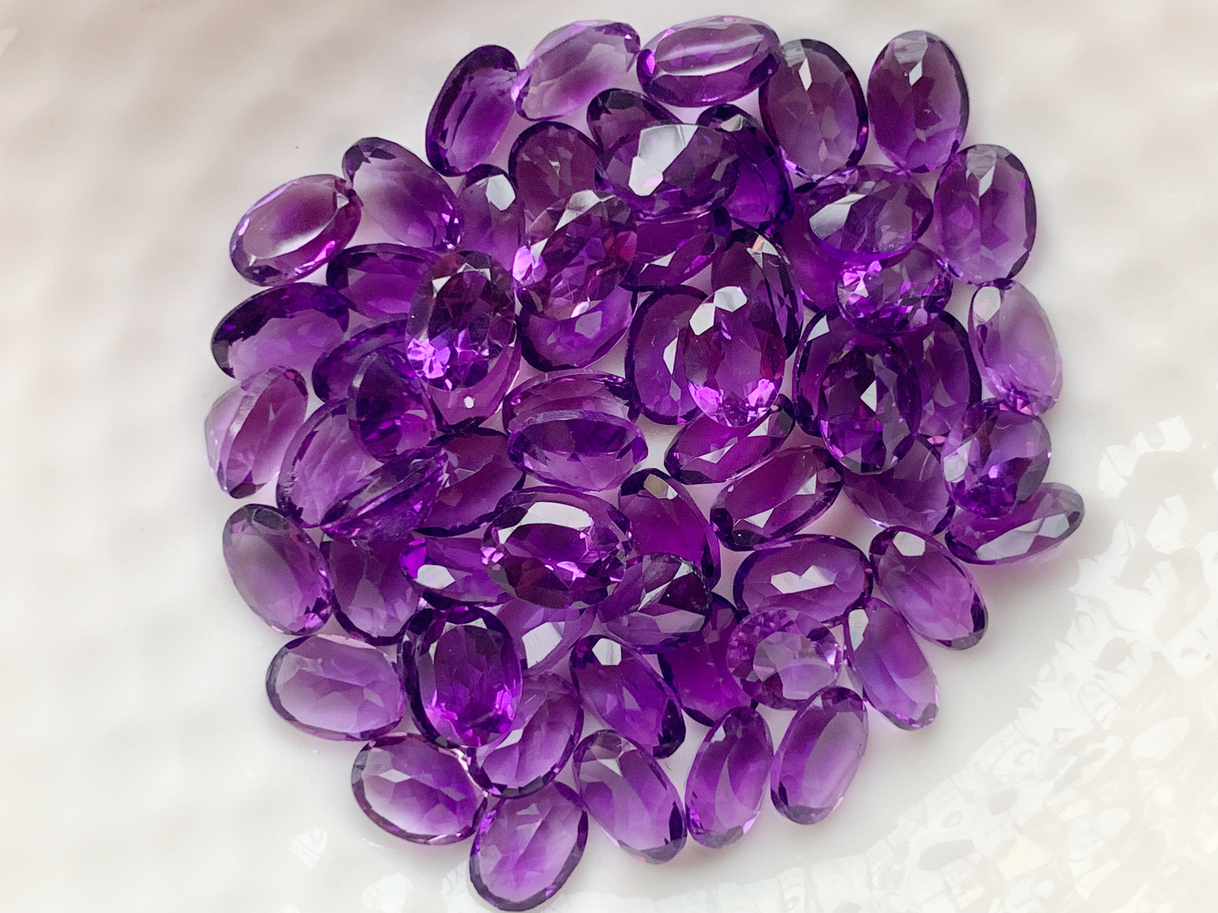 อเมทิสไข่ 7X5 มม. 5 กะรัต