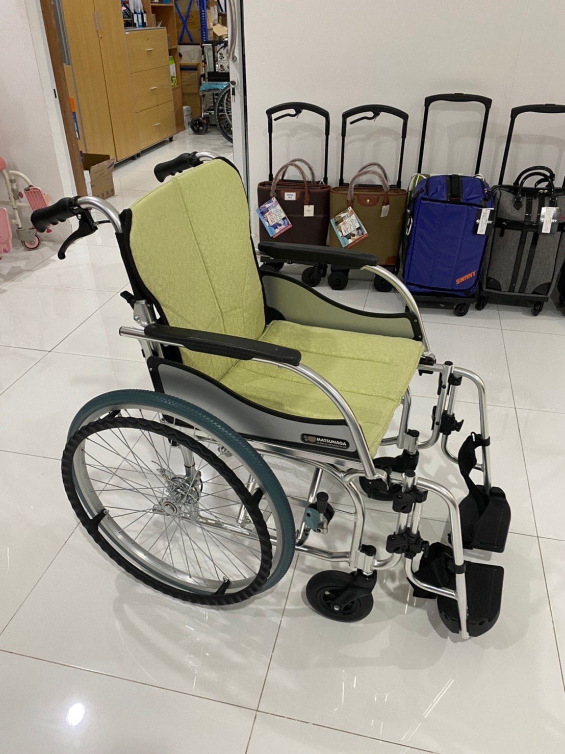 รถเข็นแบรนด์ญี่ปุ่น Matsunaga Wheelchair (車いす) รุ่น MW-SL3D น้ำหนักเบา สะดวกพกพา ฟังก์ชั่นหลากหลาย