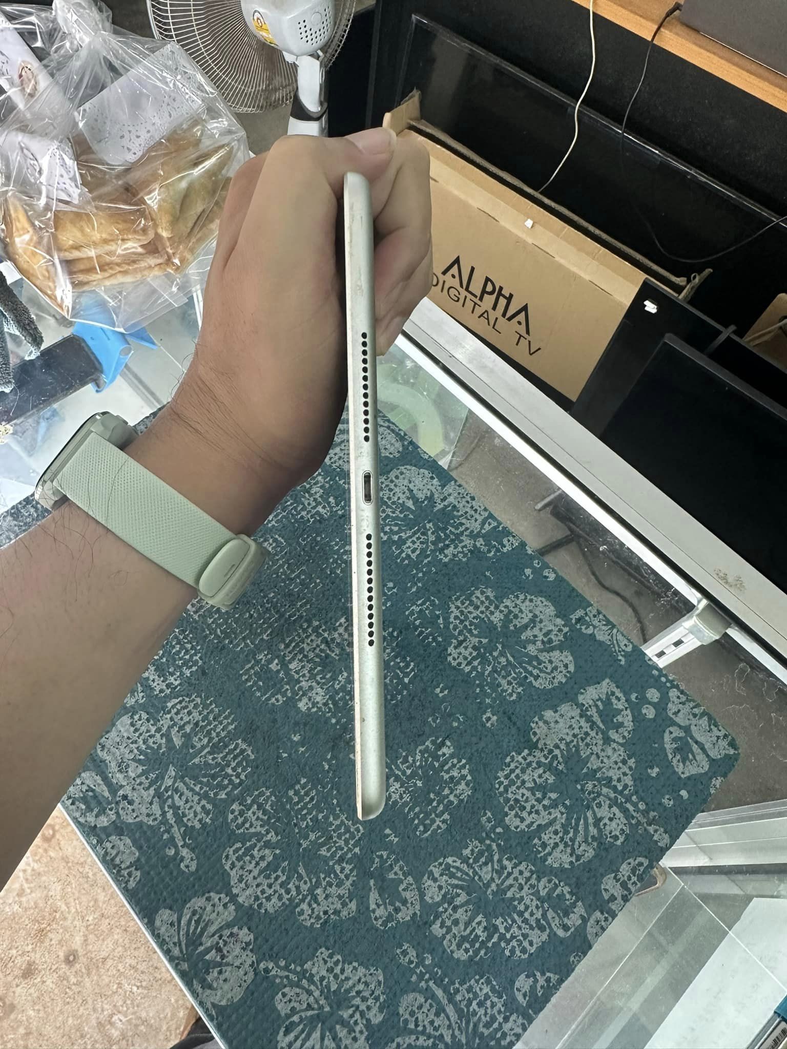 ( SOLD OUT ) iPad Gen8 128GB Wifi Model TH