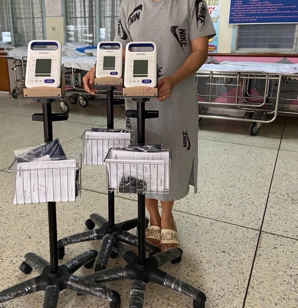 เครื่องวัดความดันโลหิตอัตโนมัติ OMRON รุ่น HBP-1320 + พร้อมรถเข็นขาตั้งครบชุด และอุปกรณ์ประกอบการใช้งาน