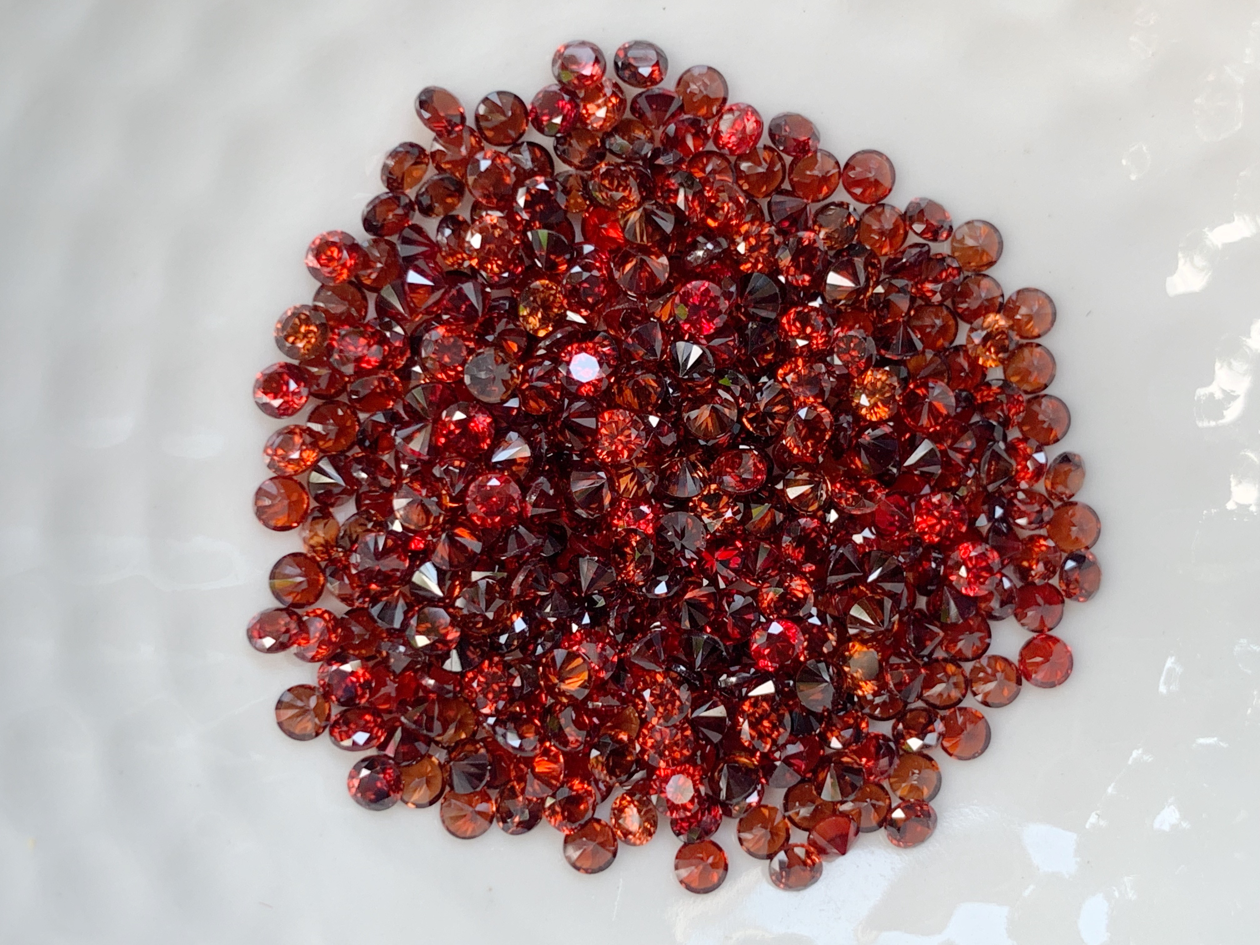 เพทายดิบกลม 2.2 มม 1 กะรัต