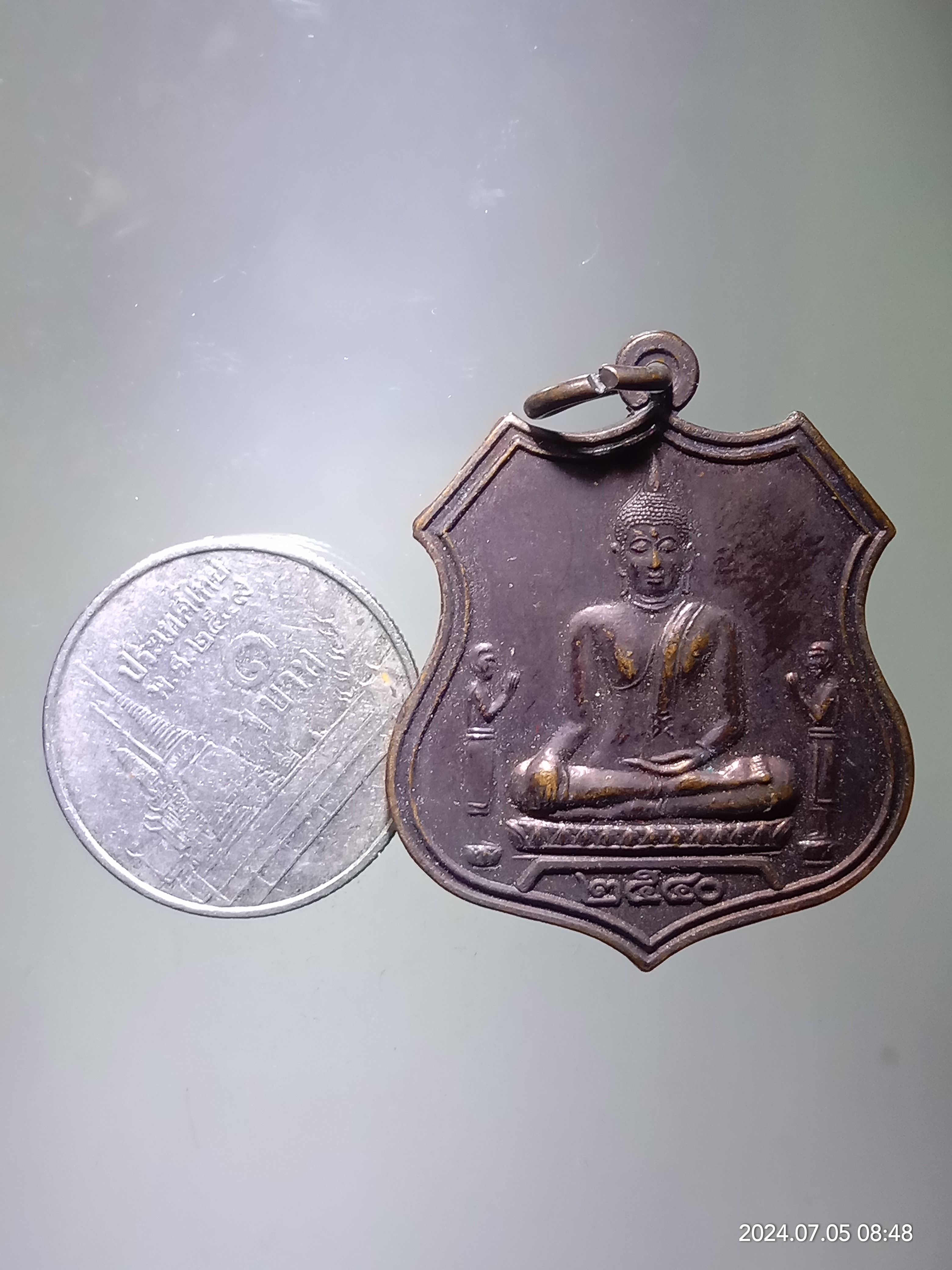 รหัสสินค้า เหรียญพระพุทธ 145 เหรียญพระพุทธไตรยรัตนนายก วัดพนัญเชิง กรุงเก่า จังหวัดพระนครศรีอยุธยา รุ่นมหาเศรษฐี ตอกโค๊ต ด้านหลัง ช.