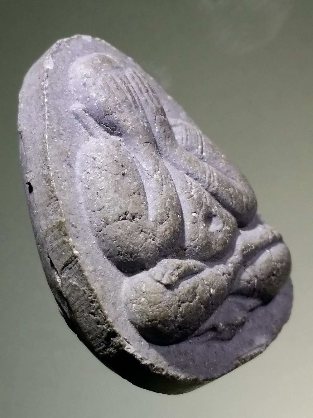 รหัสสินค้า พระปิดตา ทั่วไป 143 พระปิดตาเนื้อผงใบลาน หลวงพ่อหยอด วัดแก้วเจริญ จังหวัดสมุทรสงคราม