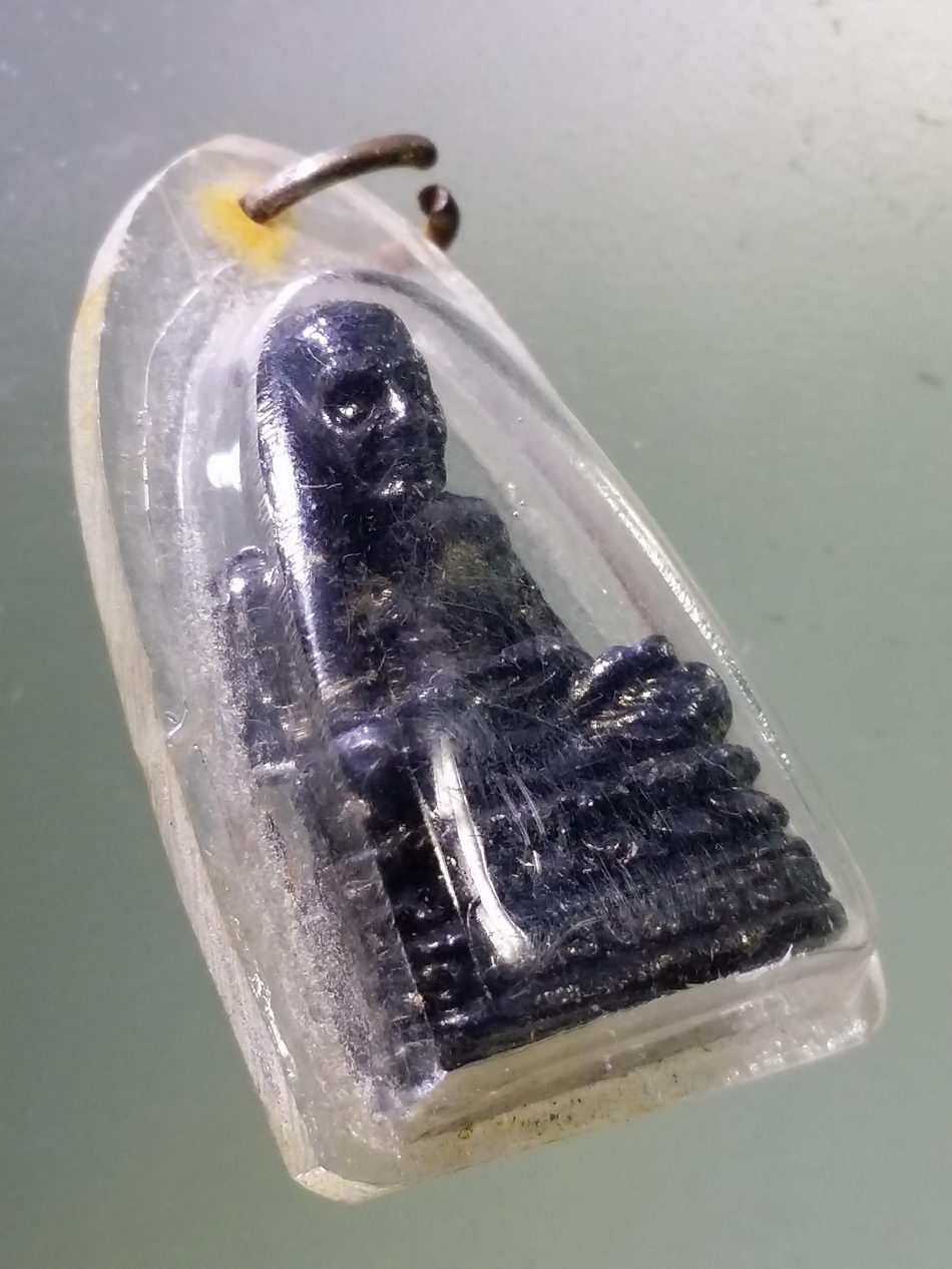 Antig Pim 343 รูปหล่อนวโลหะ หลวงปู่ทวด วัดช้างให้ จังหวัดปัตตานี ไม่ทราบปีที่สร้าง เลี่ยมพลาสติกมาแต่เดิม พระรายการนี้ให้เช่าบูชาแล้ว