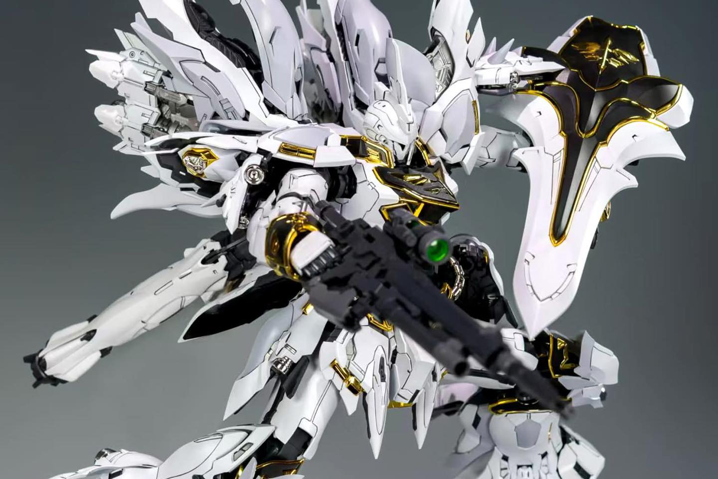 <Preorderถึง 1/8/2025>เปิดรับPreorder มัดจำ 100 บาท โมจีน MG 1/1OO The White Comet Shinunju White Ver