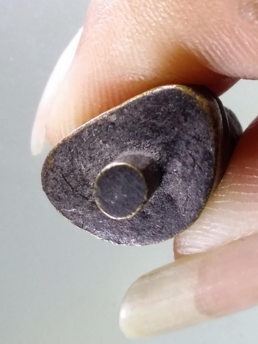 Antig Pim 101 รูปหล่อเทช่อ หลวงพ่อเงิน วัดบางคลาน จังหวัดพิจิตร ด้านหลังมียันต์ ตัวเฑาะว์ โค้ต นะ หล่อในตัว ไม่ทราบปีที่สร้าง เนื้อหาเก่ามีอายุ