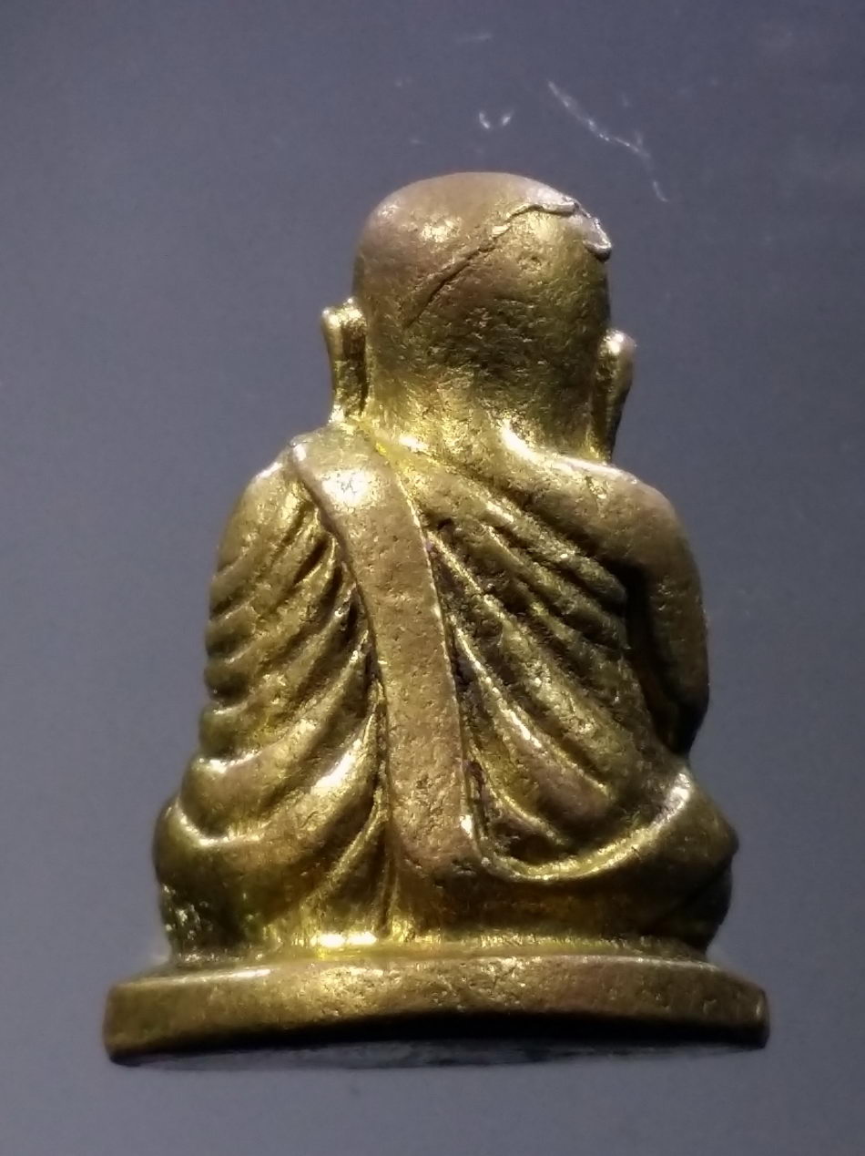 รหัสสินค้า พระมีกล่อง 3766 รูปหล่อหลวงพ่อเงิน วัดบางคลาน อำเภอโพทะเล จังหวัดพิจิตร รุ่นวัดสร้าง พุทธาภิเษก ปี 2535 (ออกวัดบางคลานโดยตรงครับ)