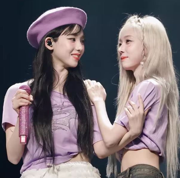 เสื้อยืด AESPA : LIVE TOUR - SYNK : Parrallel Line