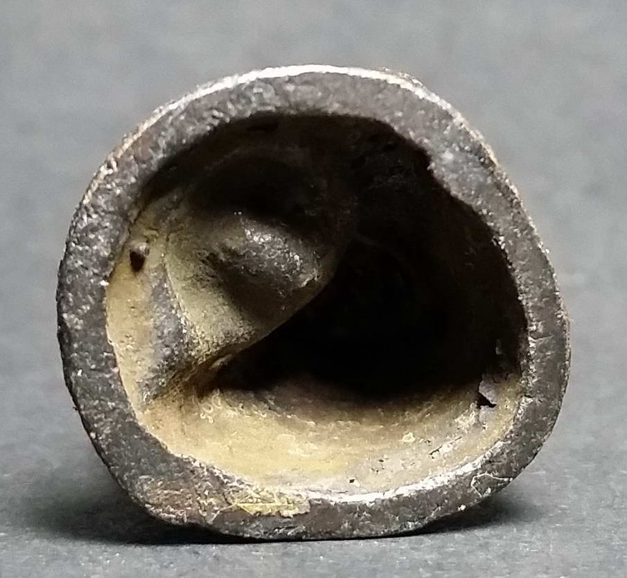 รหัสสินค้า พระกริ่ง พระหล่อ 456 รูปหล่อก้นถ้วย หลวงพ่อโต วัดป่าเลไลยก์ จังหวัดสุพรรณบุรี เนื้อนวโลหะ ไม่ทราบปีที่สร้าง พระรายการนี้ให้เช่าบูชาแล้ว