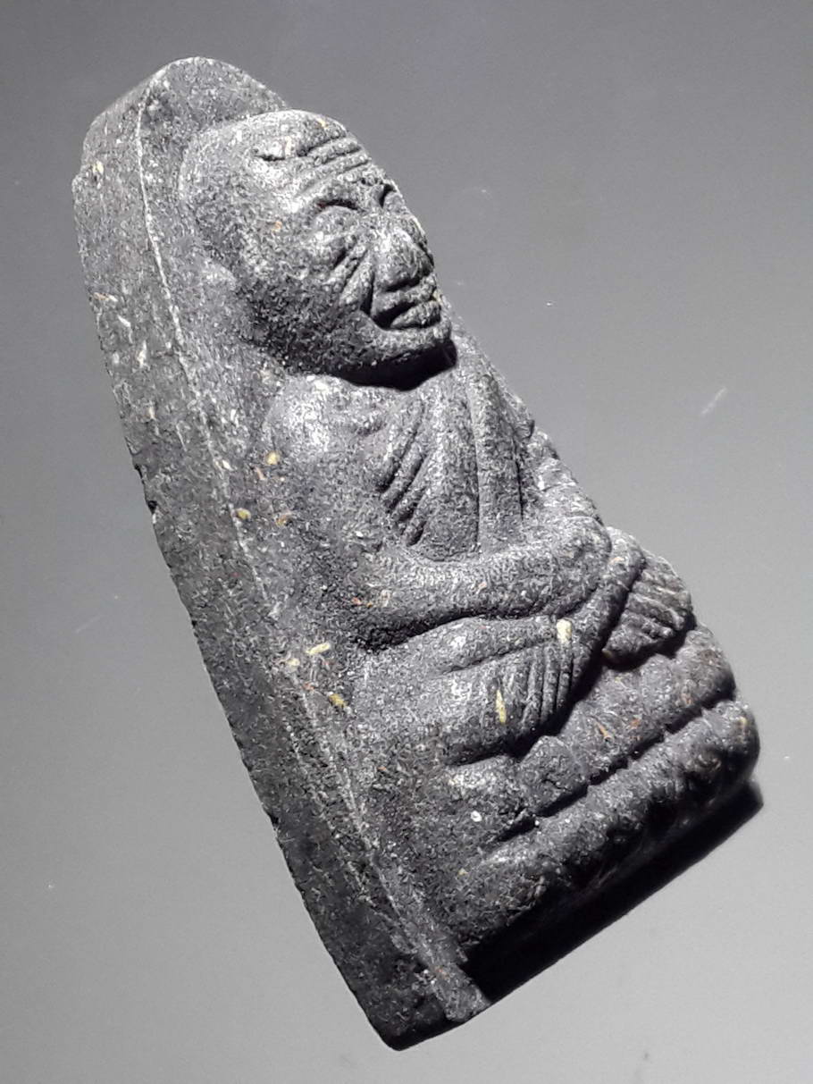 รหัสสินค้า หลวงปู่ทวด วัดต่างๆ 311 หลวงปู่ทวดเนื้อผงใบลาน ฝังตะกรุดเงิน หลวงพ่อปกรณ์ วัดถ้ำผาแด่น