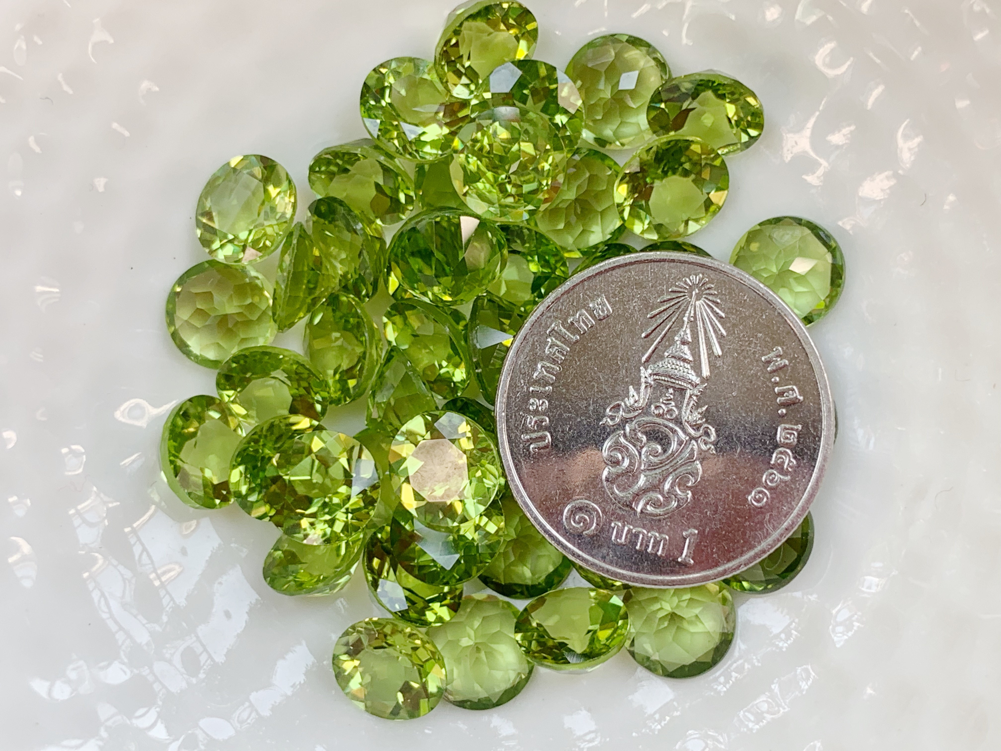 เพอริดอทกลม 7.0 มม. 5 กะรัต