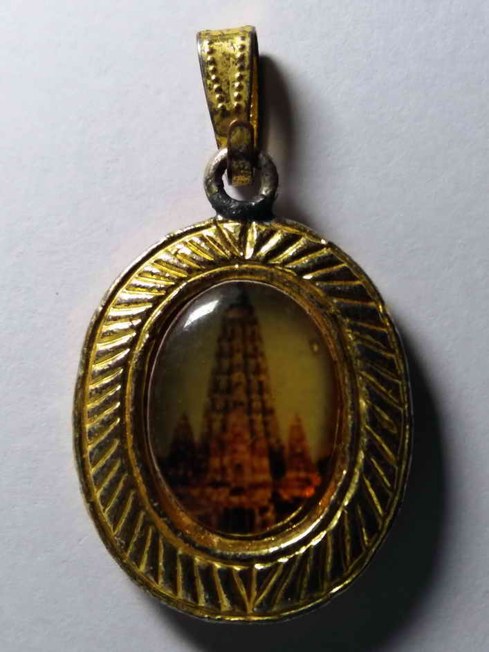 รหัสสินค้า เครื่องราง ล็อตเก็ต ภาพถ่าย 053 ล็อกเก็ต ฝังเพชร พระพุทธเมตตา หลังเจดีย์พุทธคยา พระรายการนี้ให้เช่าบูชาแล้ว