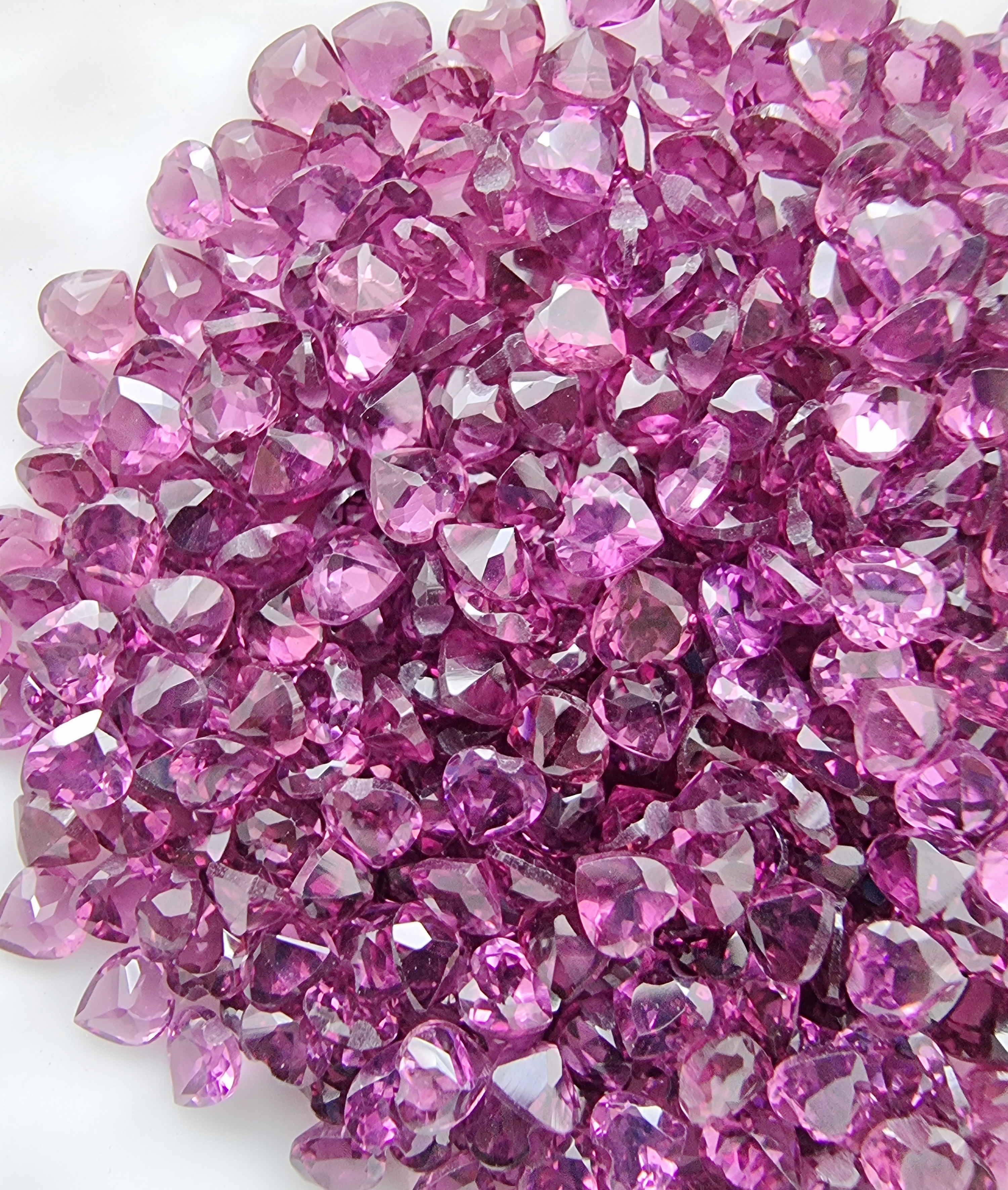 พลอยโรโดไลท์หัวใจ 3.0 มม. 5 กะรัต