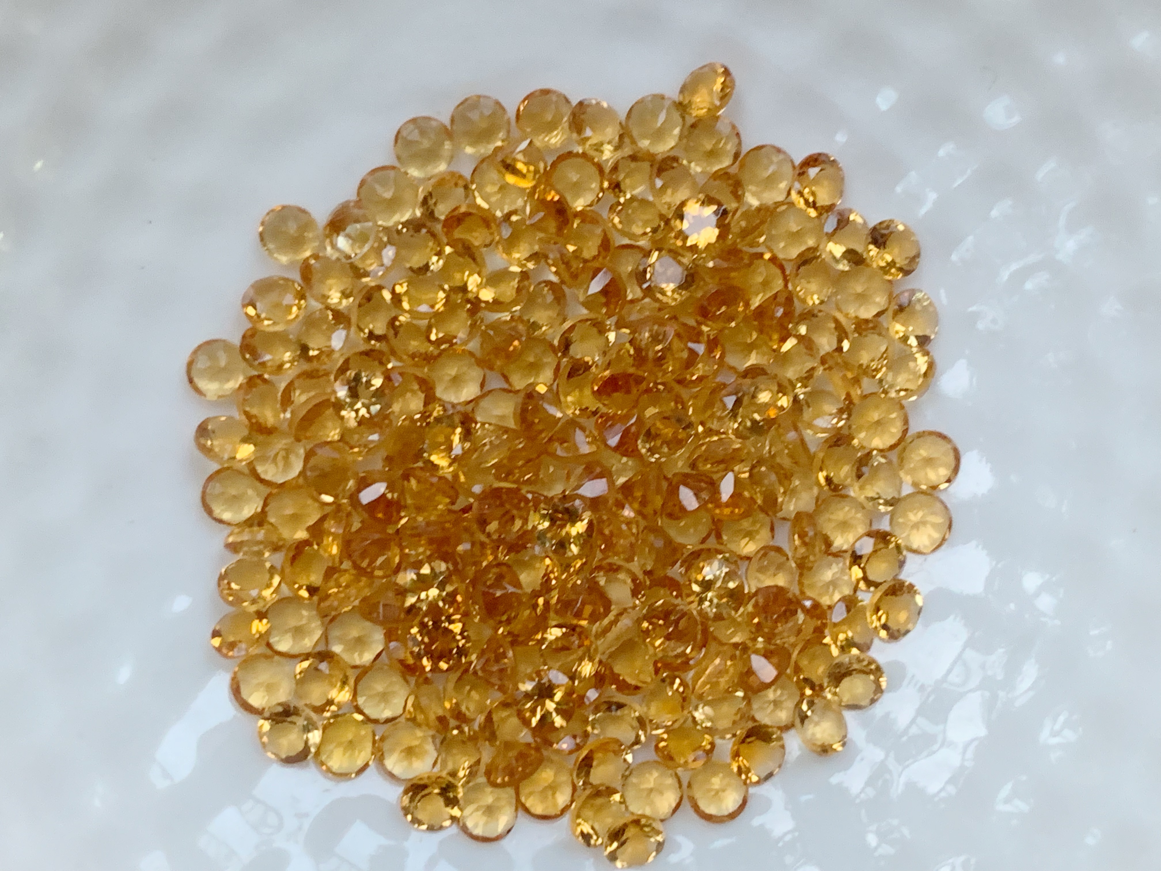 ซิทรินเข้มกลม 3.0 มม. 5 กะรัต