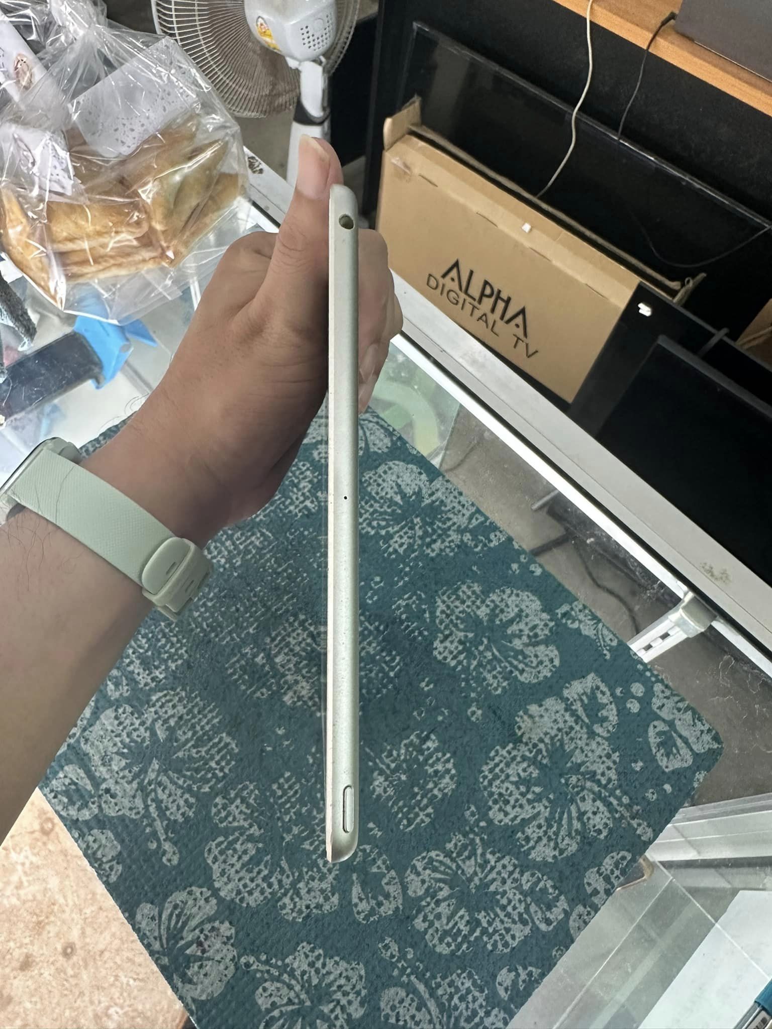 ( SOLD OUT ) iPad Gen8 128GB Wifi Model TH