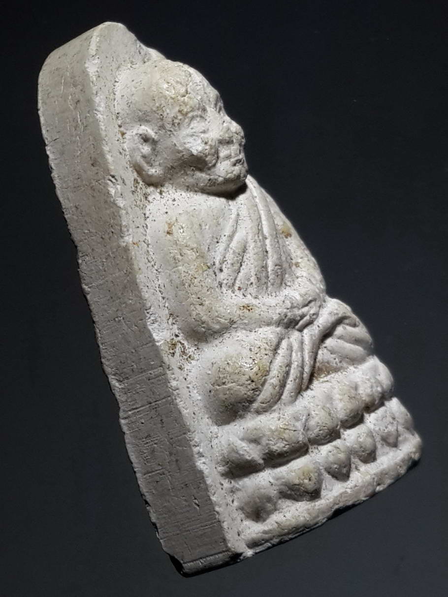 รหัสสินค้า หลวงปู่ทวด วัดต่างๆ 320 หลวงปู่ทวด เนื้อผง หลังโรยแร่มวลสาร ไม่ทราบที่